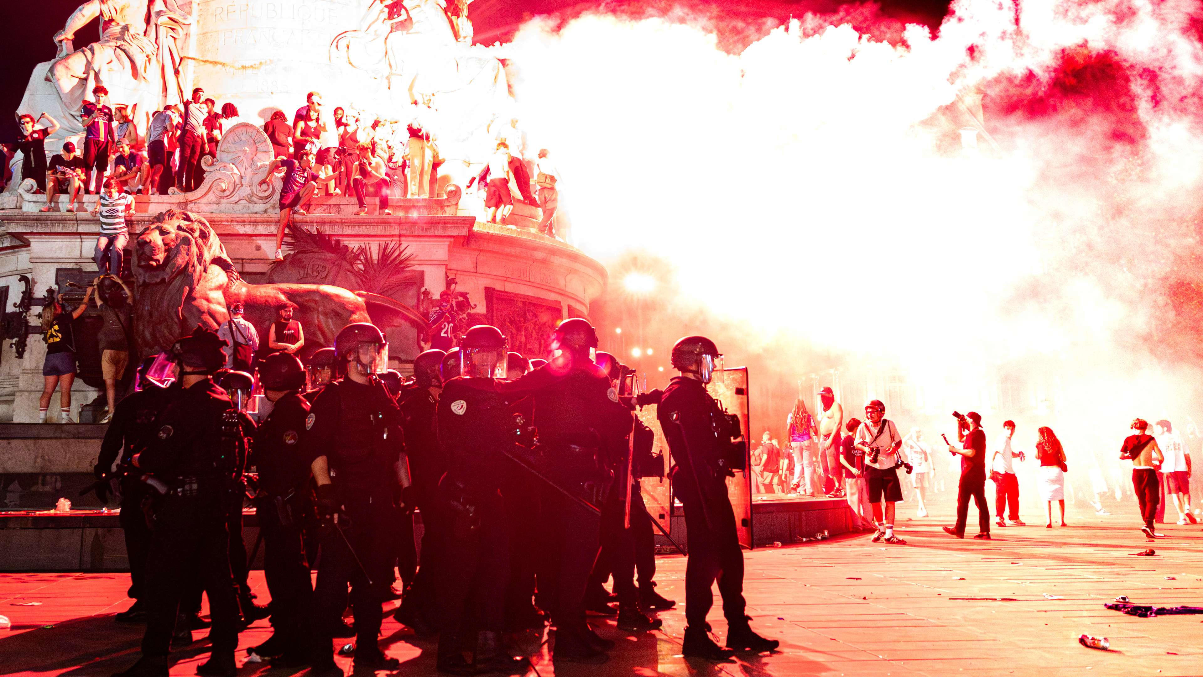 Over 400 arrested in Paris after Champions League final  