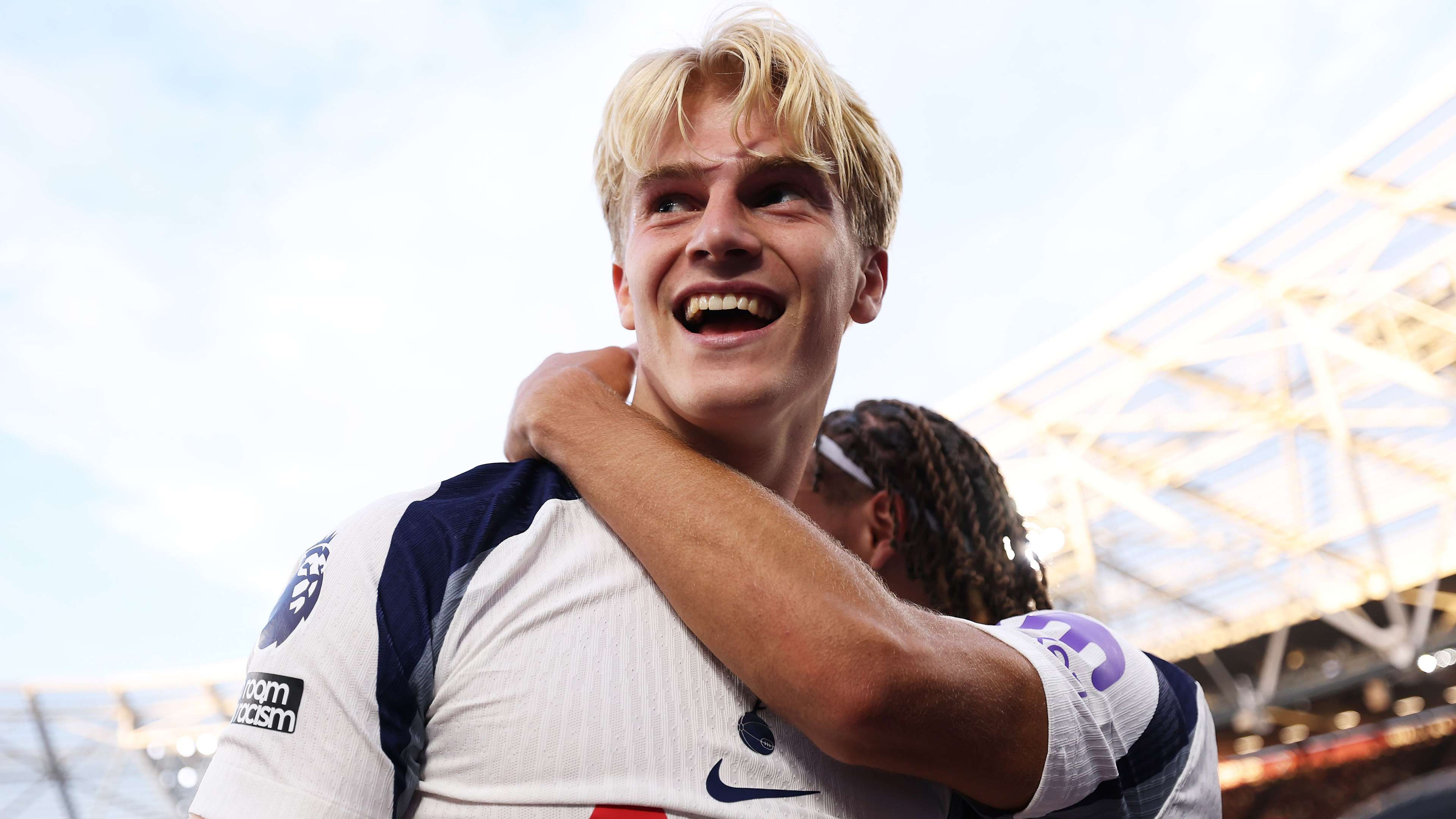 Bergvall tells Spurs he wants to leave as PL rivals circle  