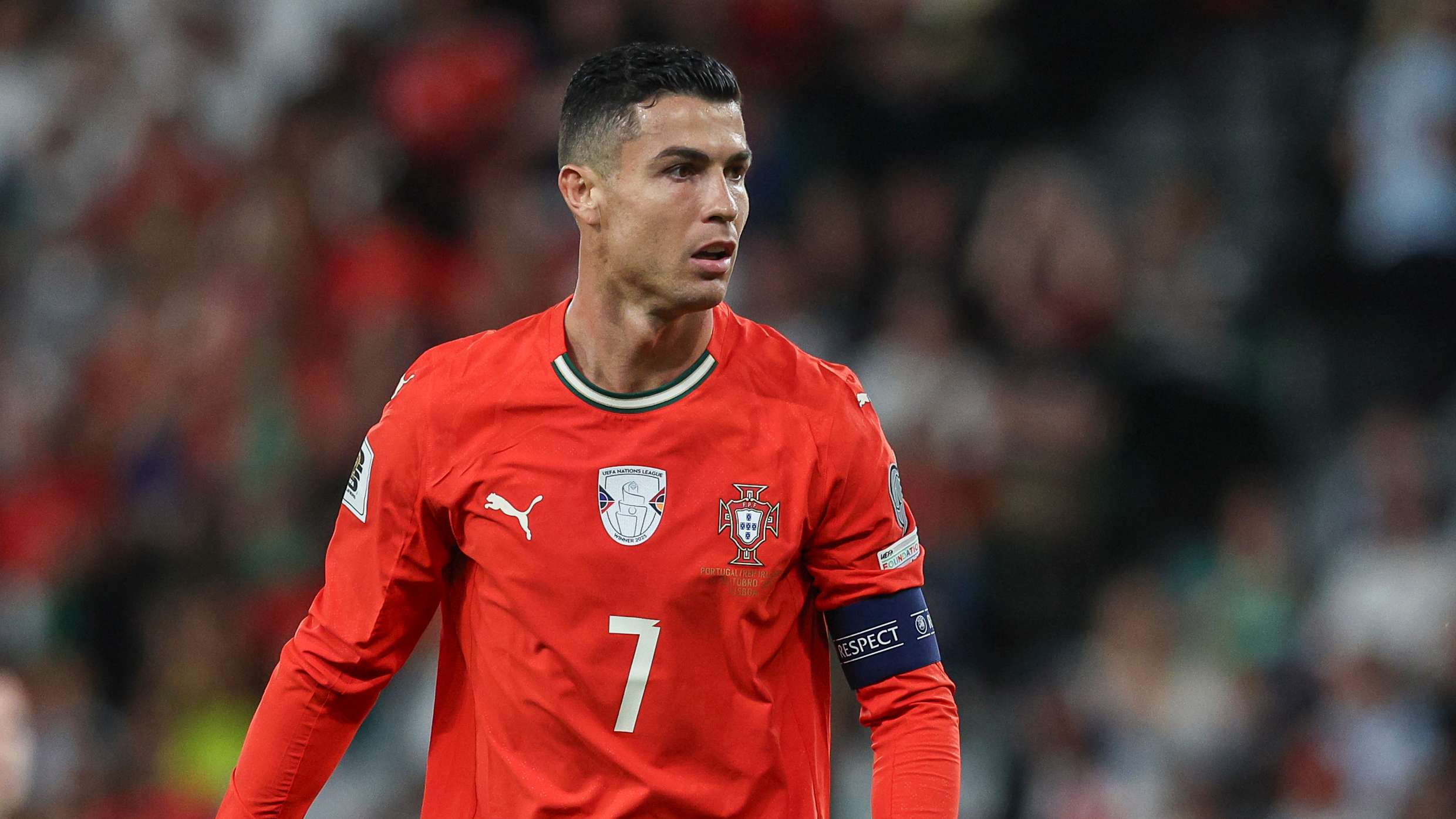 📽️ | ‘Tricks from the GOAT!’ - Ronaldo teaches his children  