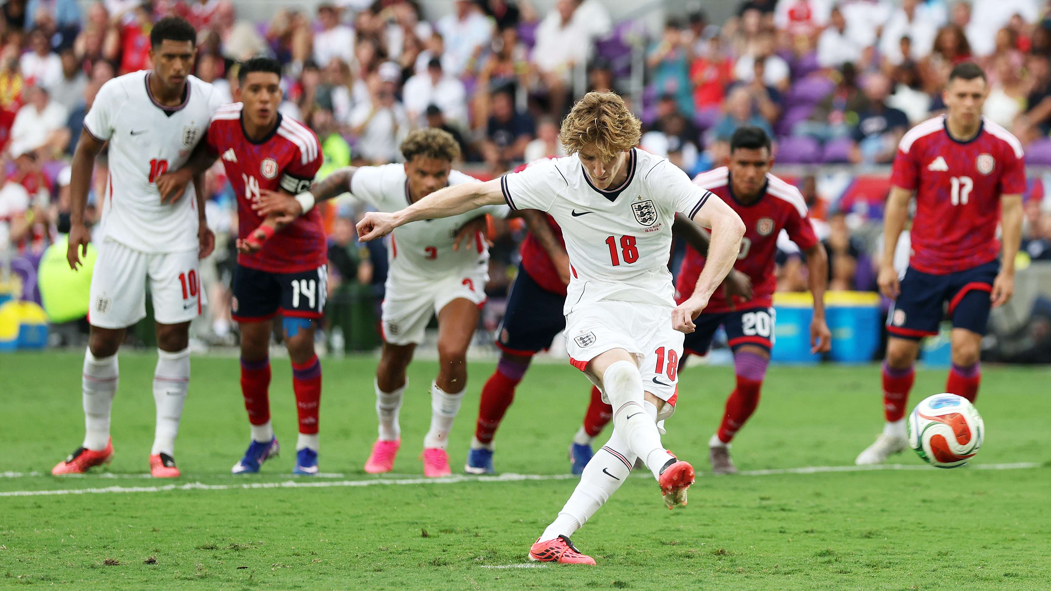 Gordon & Bellingham involved in awkward penalty incident during England win  