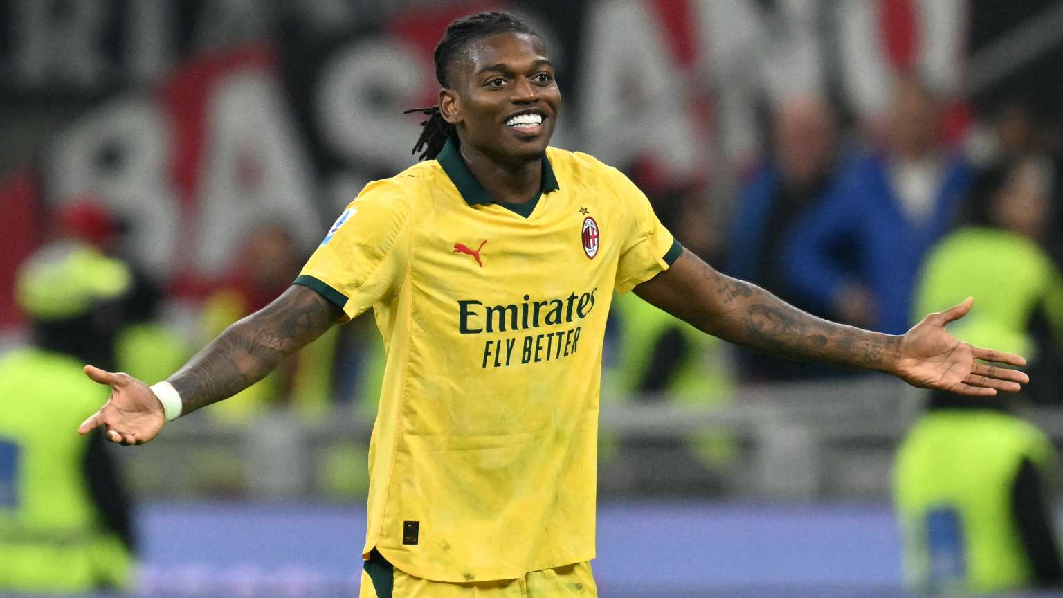 Leao receives offer worth double AC Milan salary  
