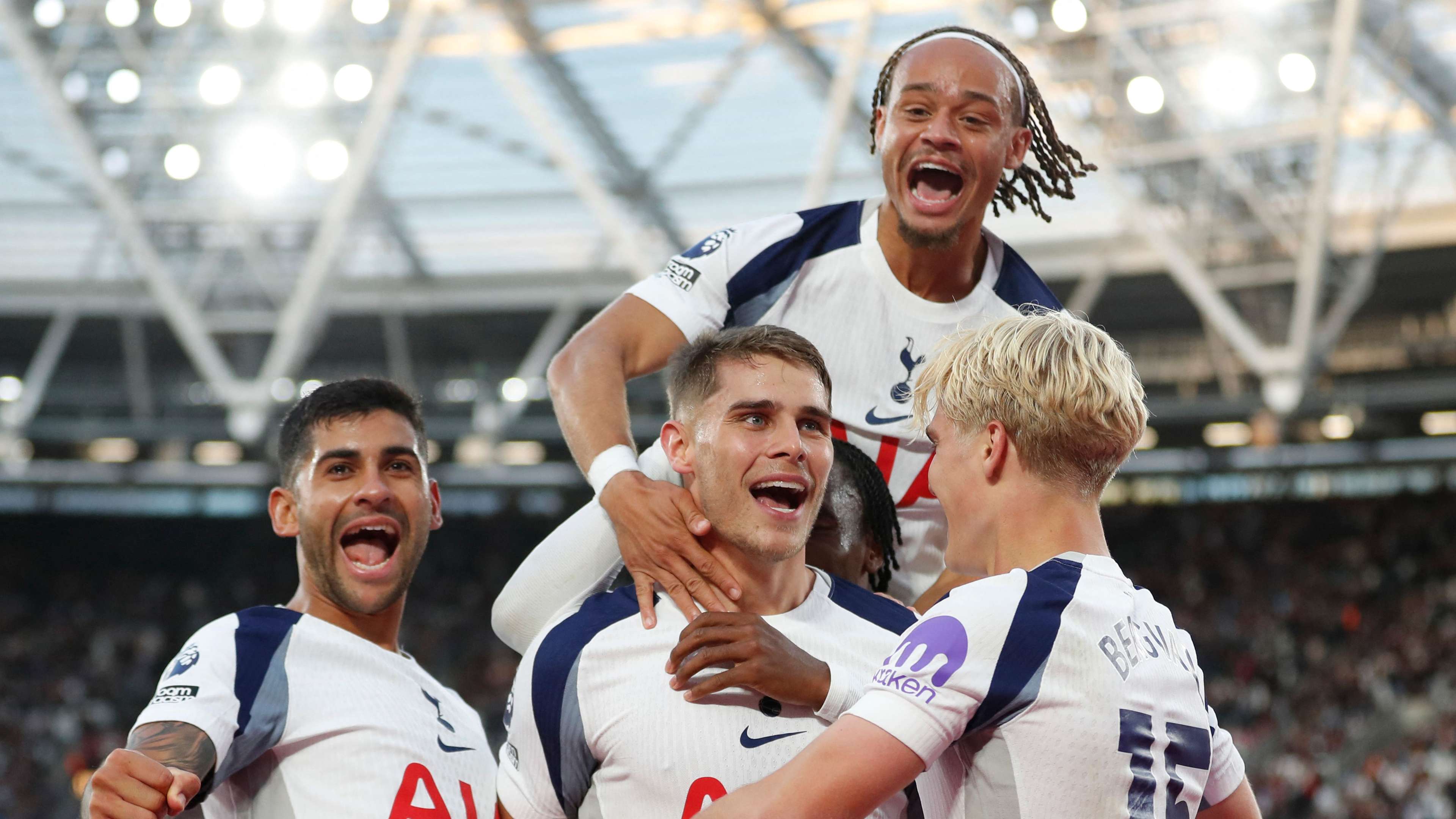 Without specifying the duration: Tottenham officially renews its player's contract  