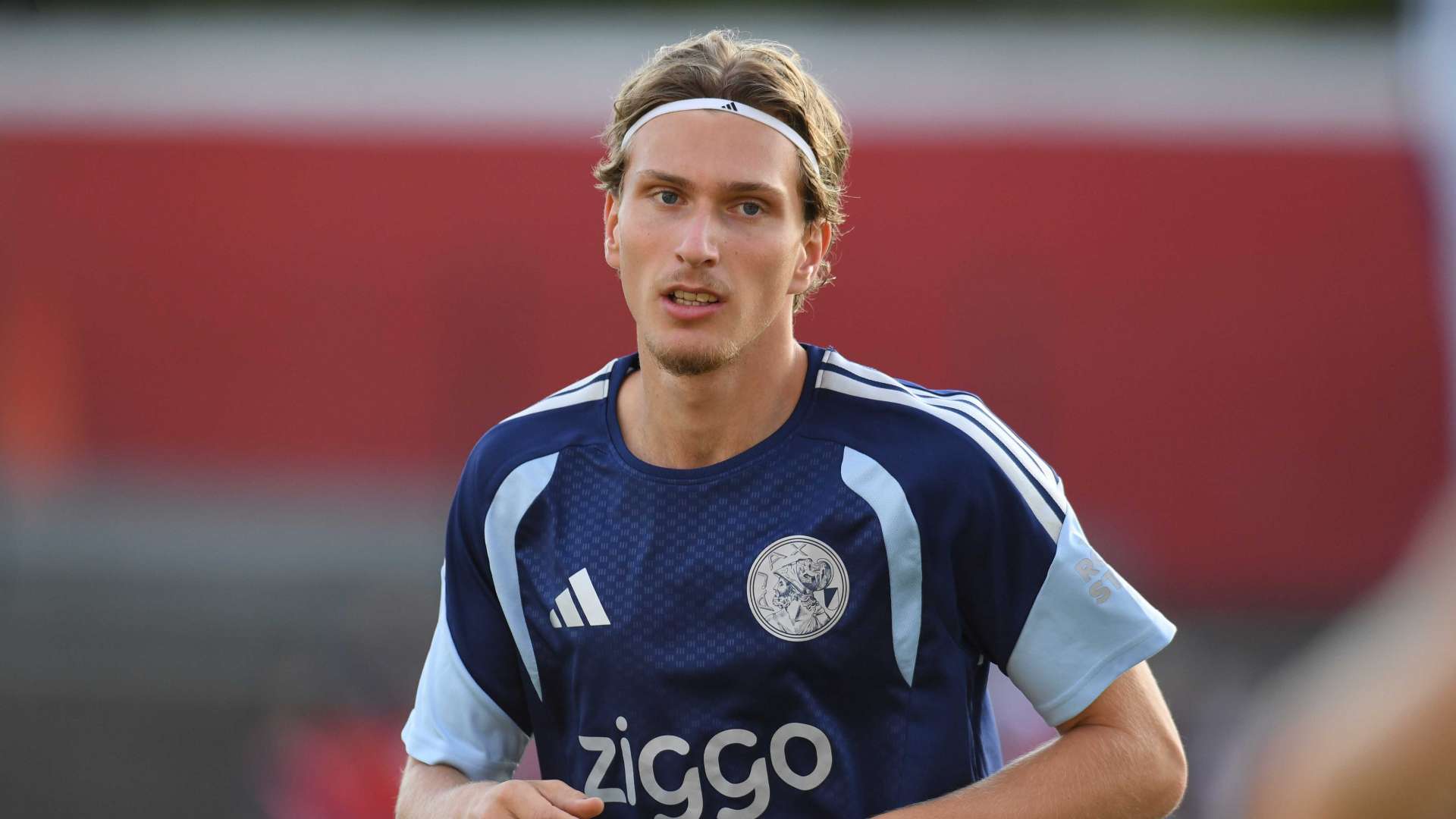 PSG unstoppable: Mika Godts also official  