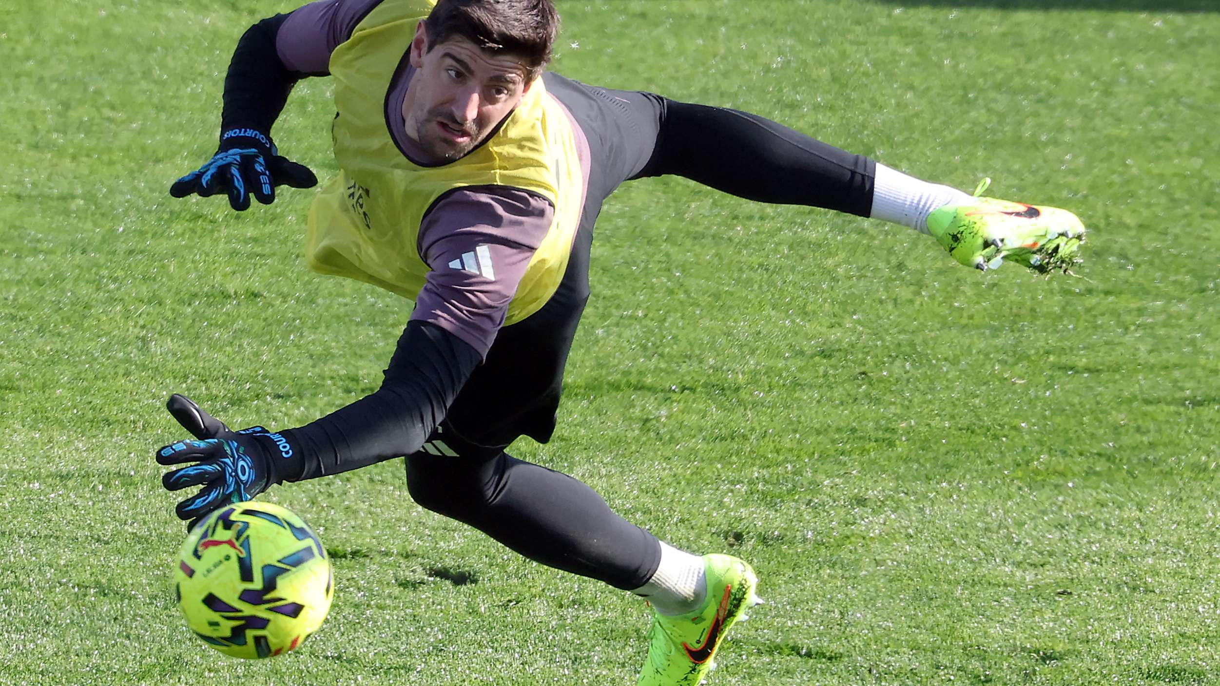 Courtois leads the farewells: prominent Real Madrid figure departs  