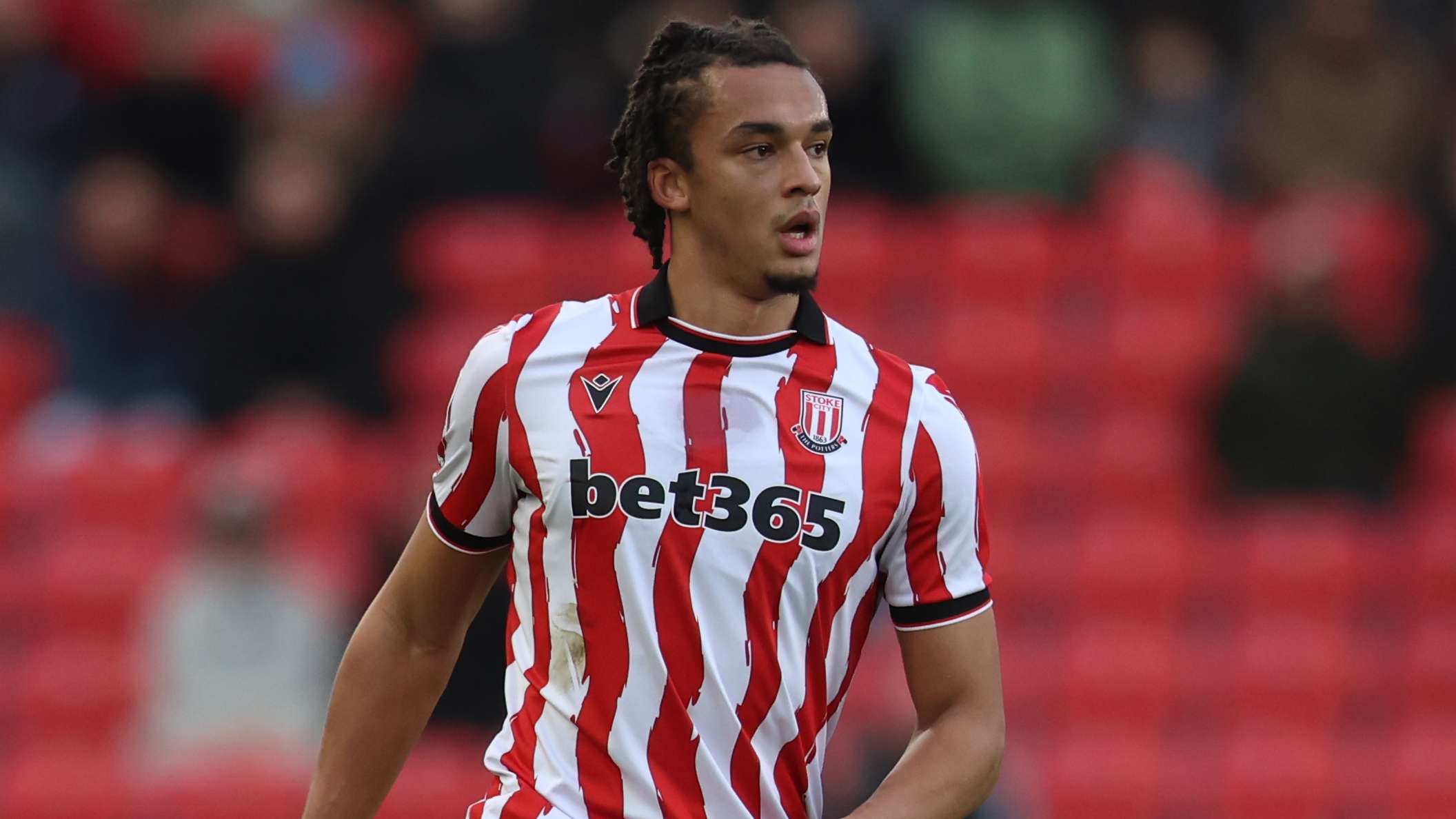 Boro sign Phillips from Spurs  