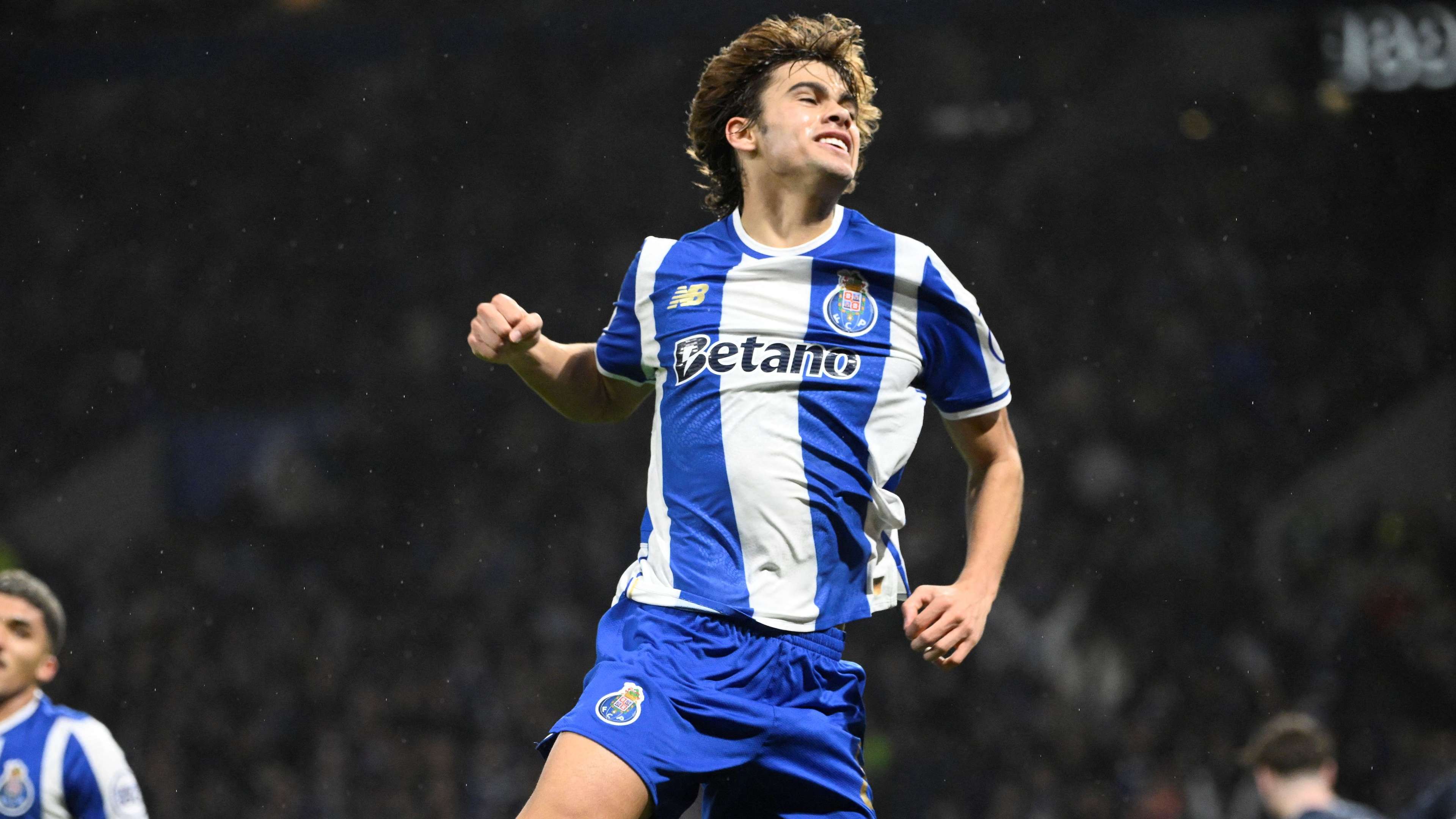 Roma reach agreement with Porto for winger Rodrigo Mora  
