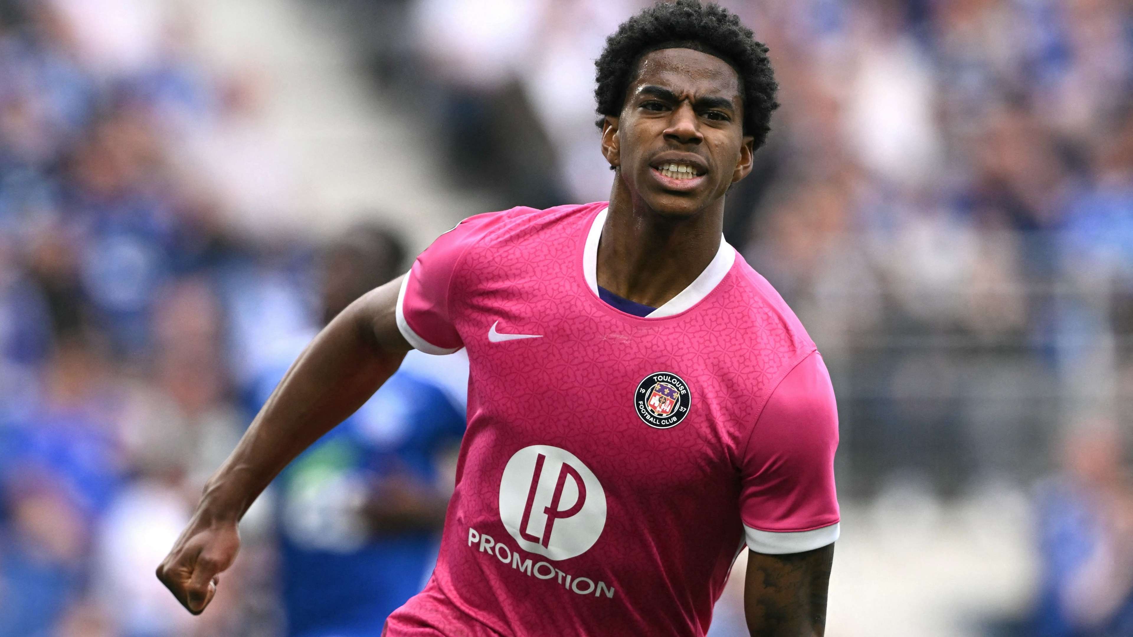 Sunderland agree £25.6m Methalie deal  