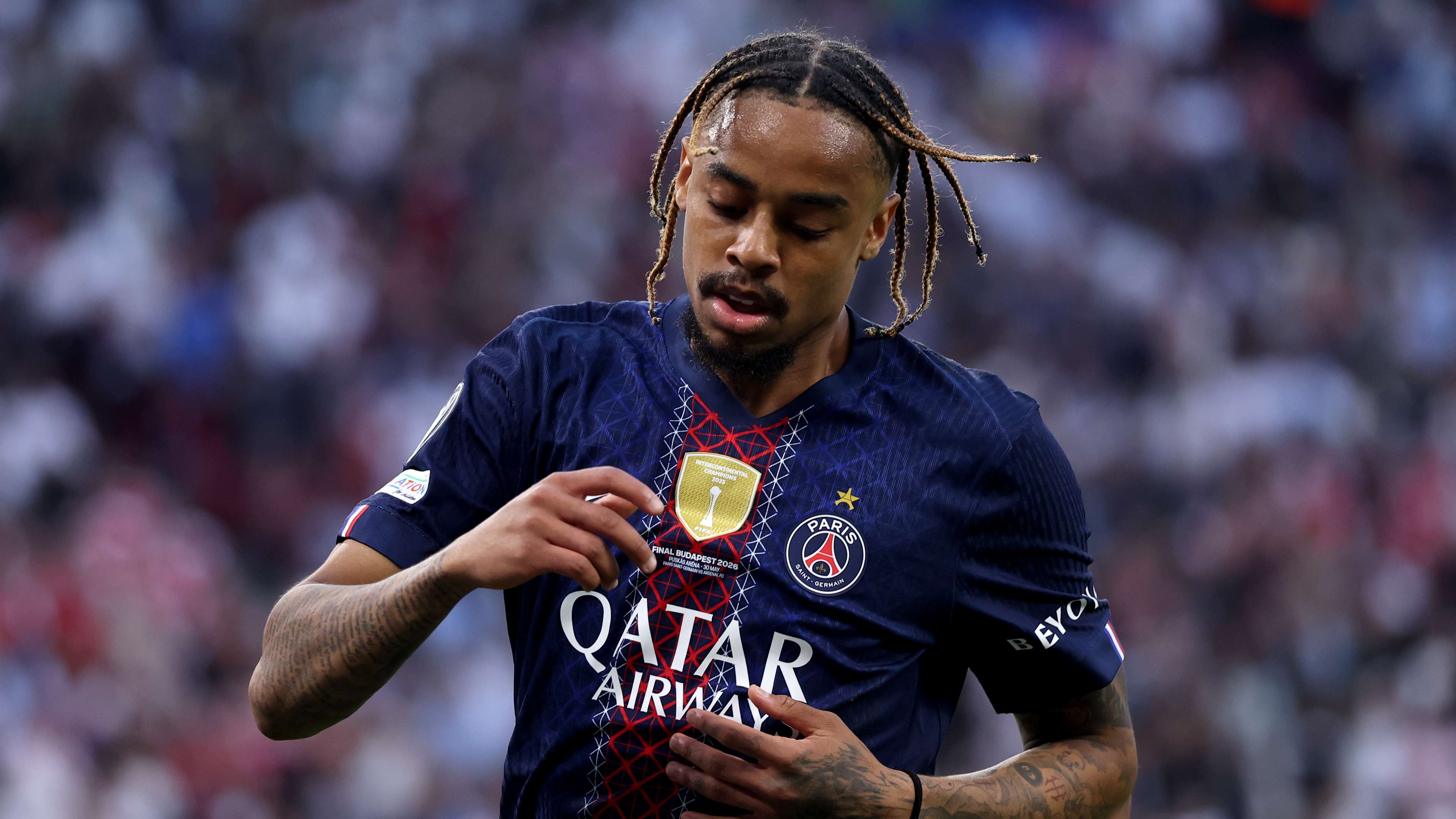 Barcola flies for Liverpool medical after €140m deal  