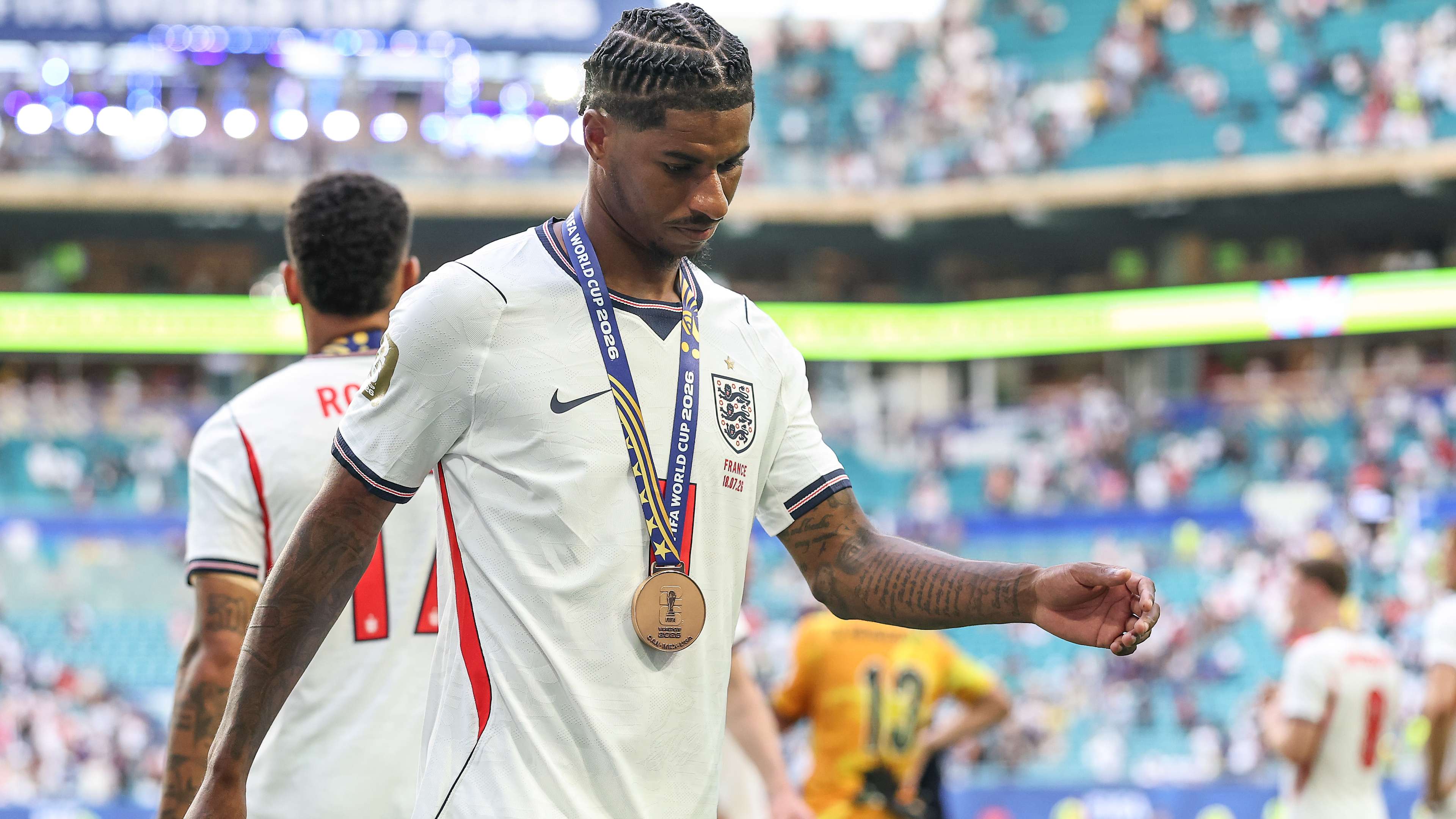 Ferdinand urges Carrick to block Rashford exit  