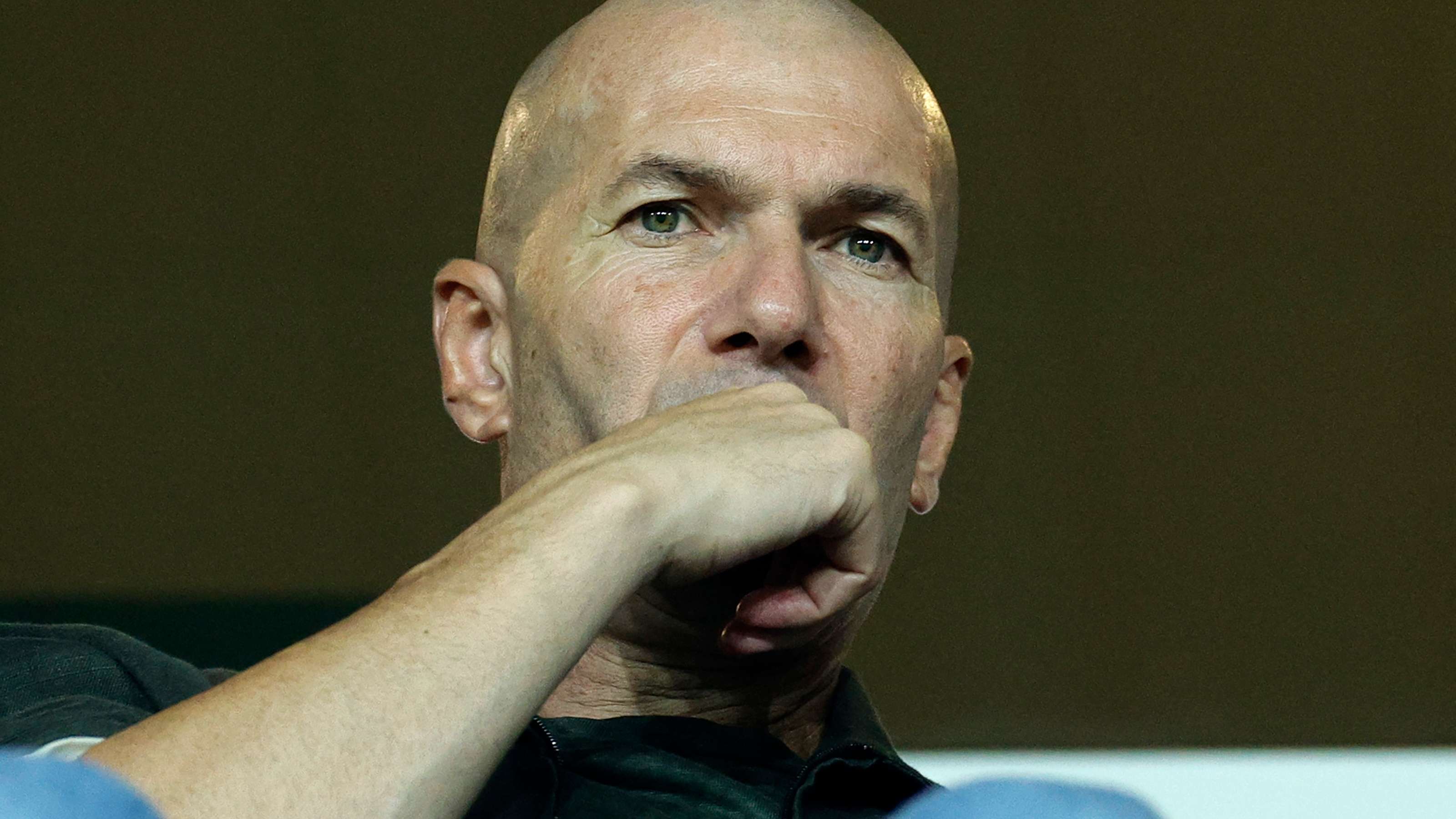 Striking appearance by Zidane: the new coach's eyes watch from afar  