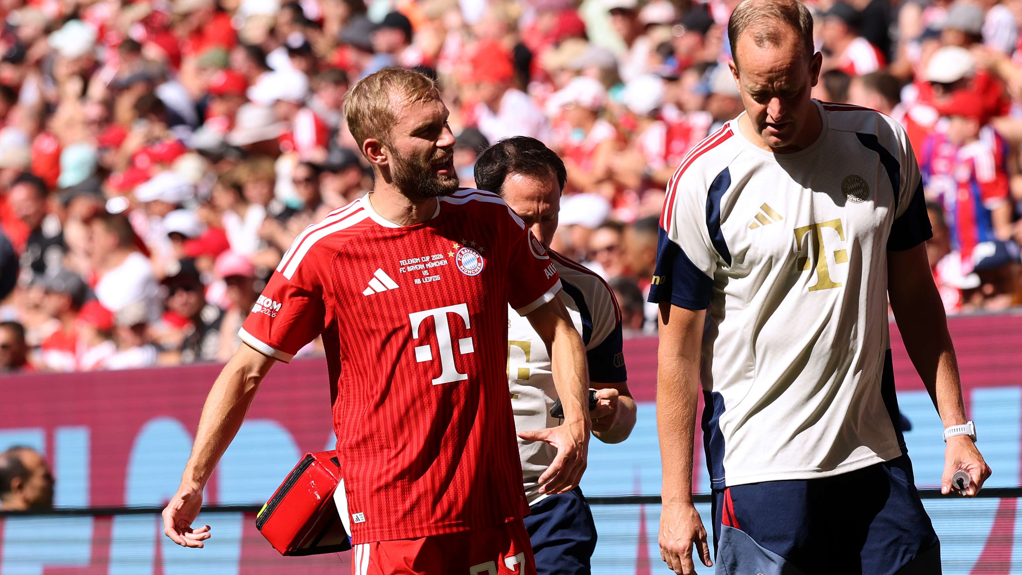 Concern over Bayern star: Laimer injured early against Leipzig  