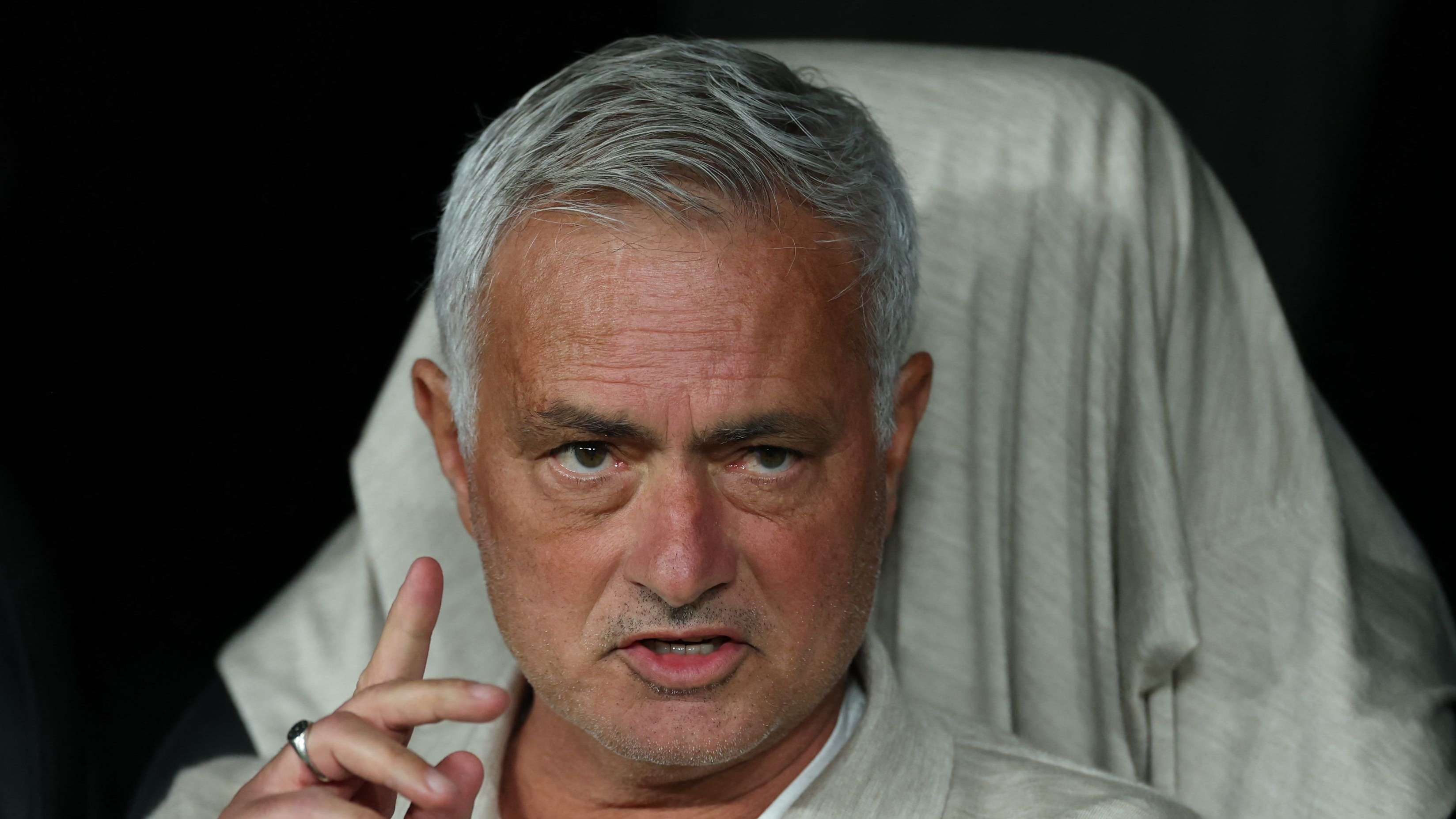 Real Madrid's former coach surprises Mourinho with sensational comments  