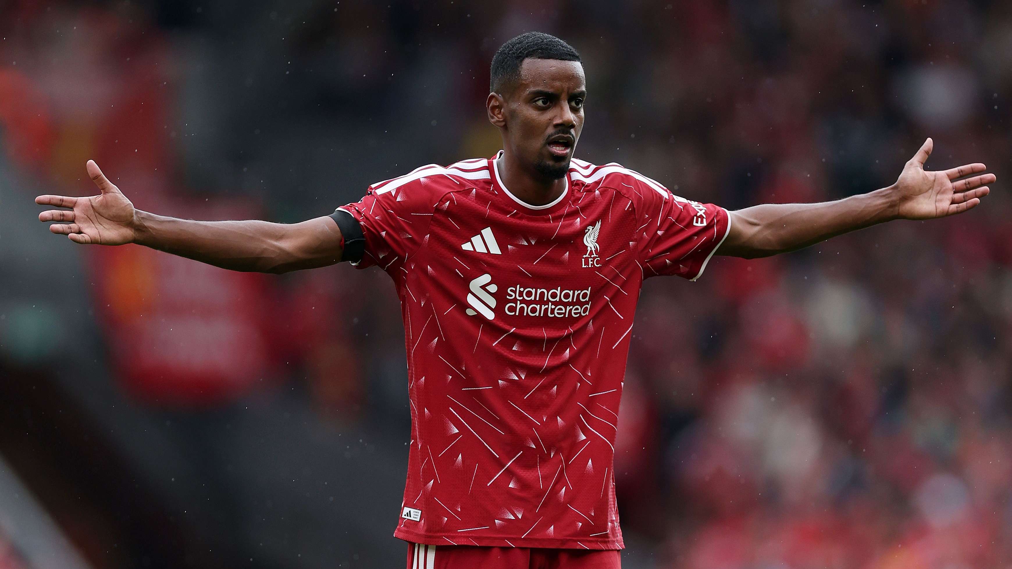 'We need to be better' - Isak demands more from Liverpool  