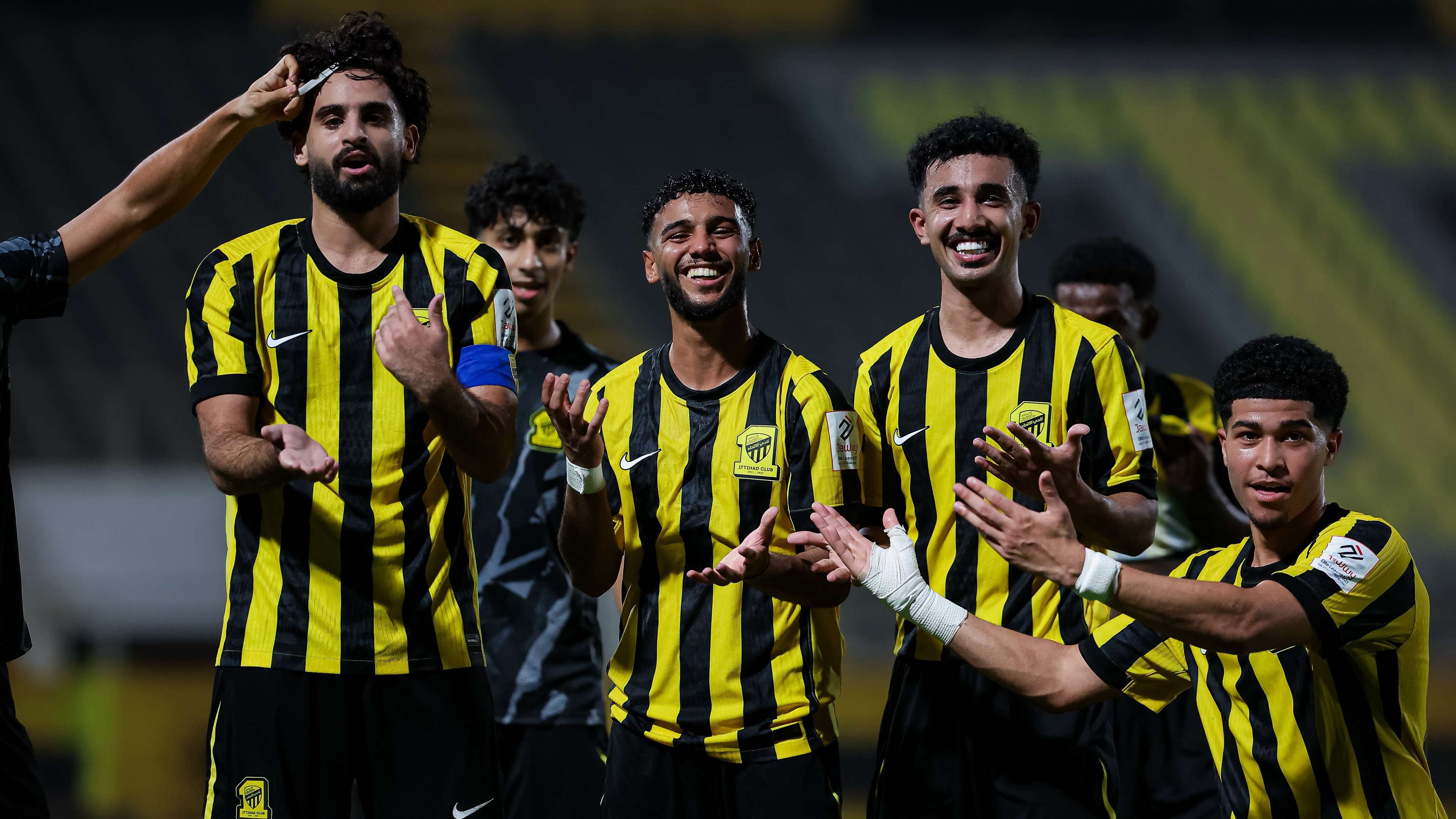 Elite Joy League: Al-Hilal avenges Roshan's big guns, Al-Nassr falls again, and the top spot between Jeddah's two giants  
