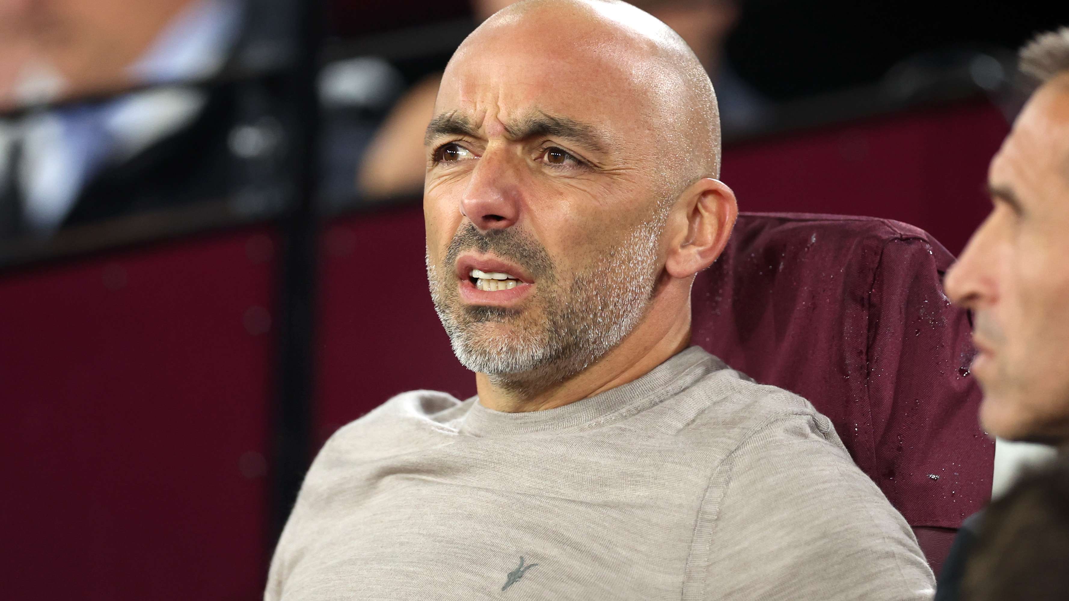 Al-Hilal earthquake topples Al-Taawoun's coach from his post  