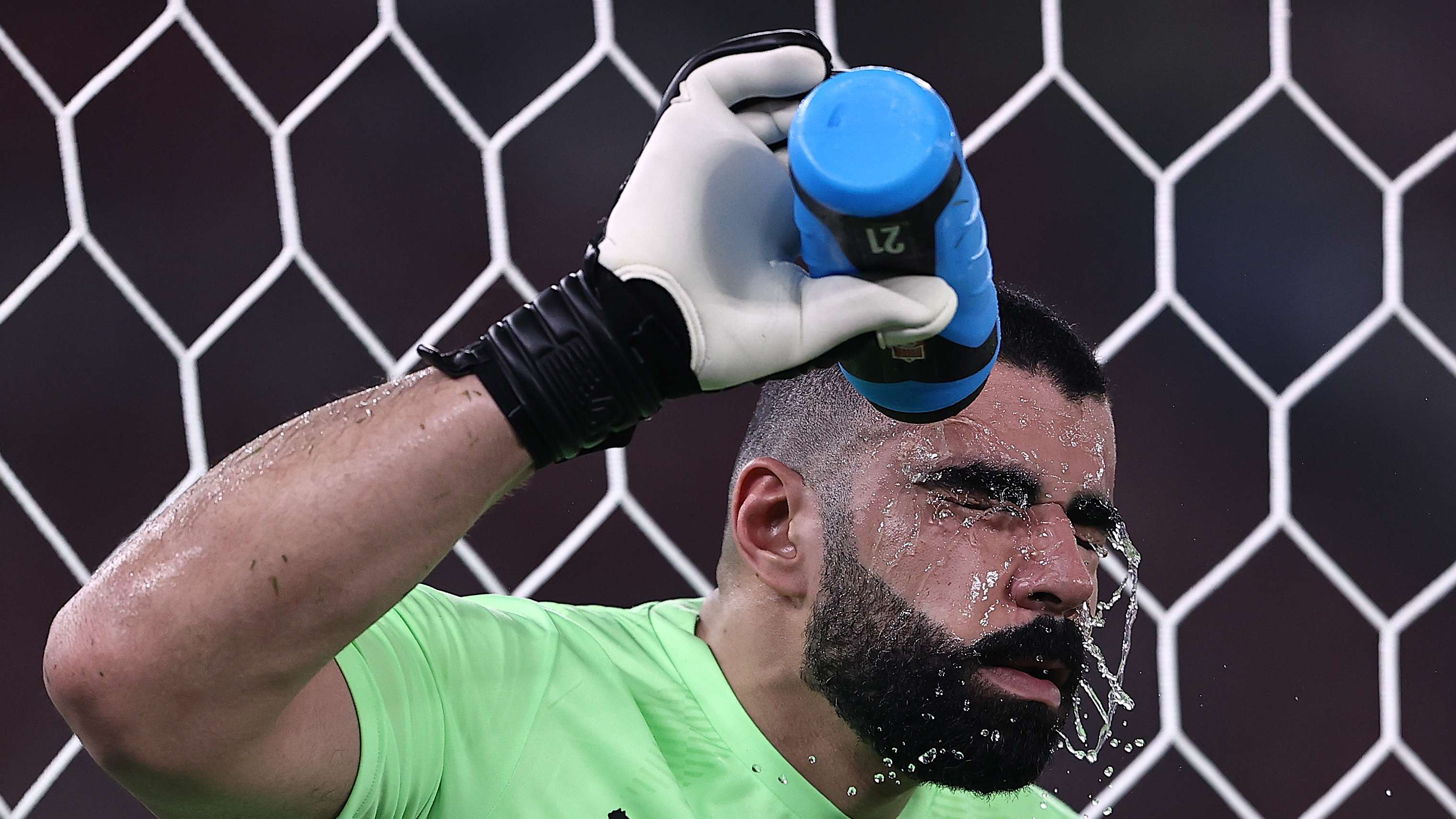 A free fall in the manner of Saudi Arabia and Iraq: Bahrain repeats the Gulf champions' nightmare  