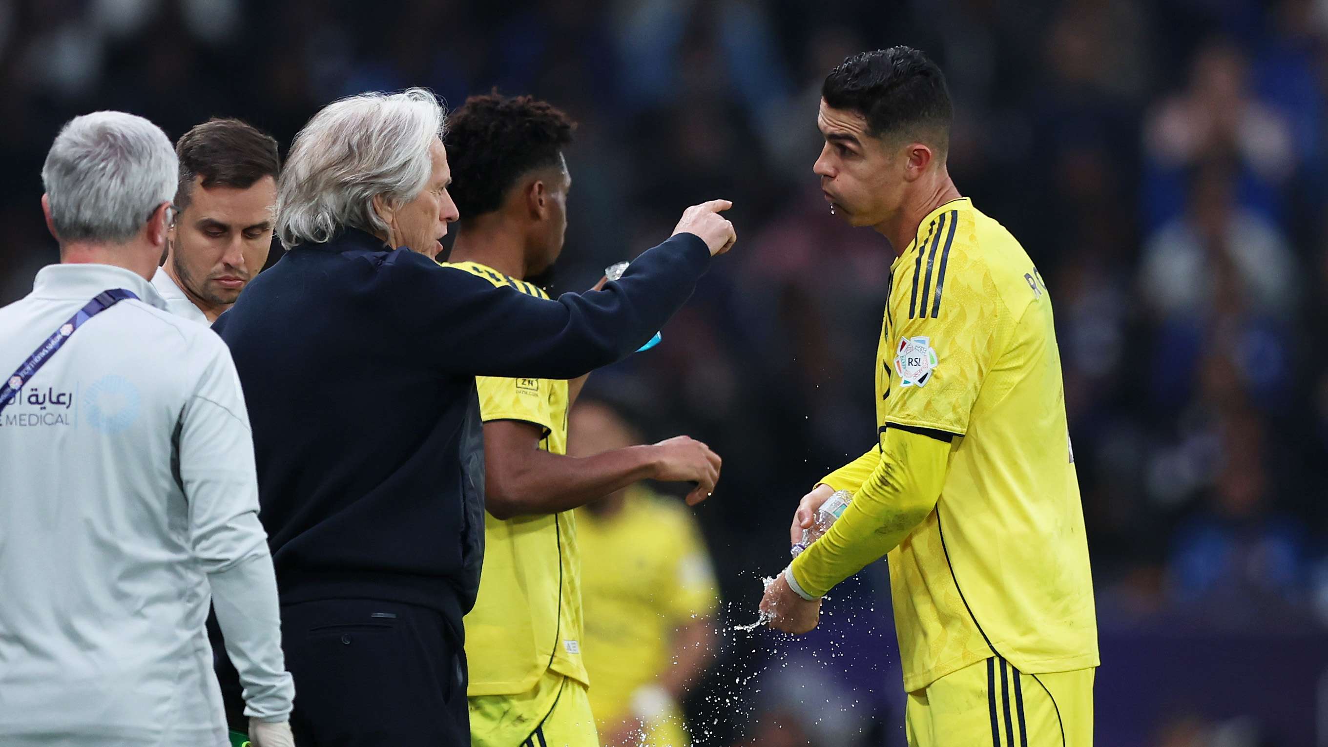 Jesus warns Cris over starting spot in Portugal squad  