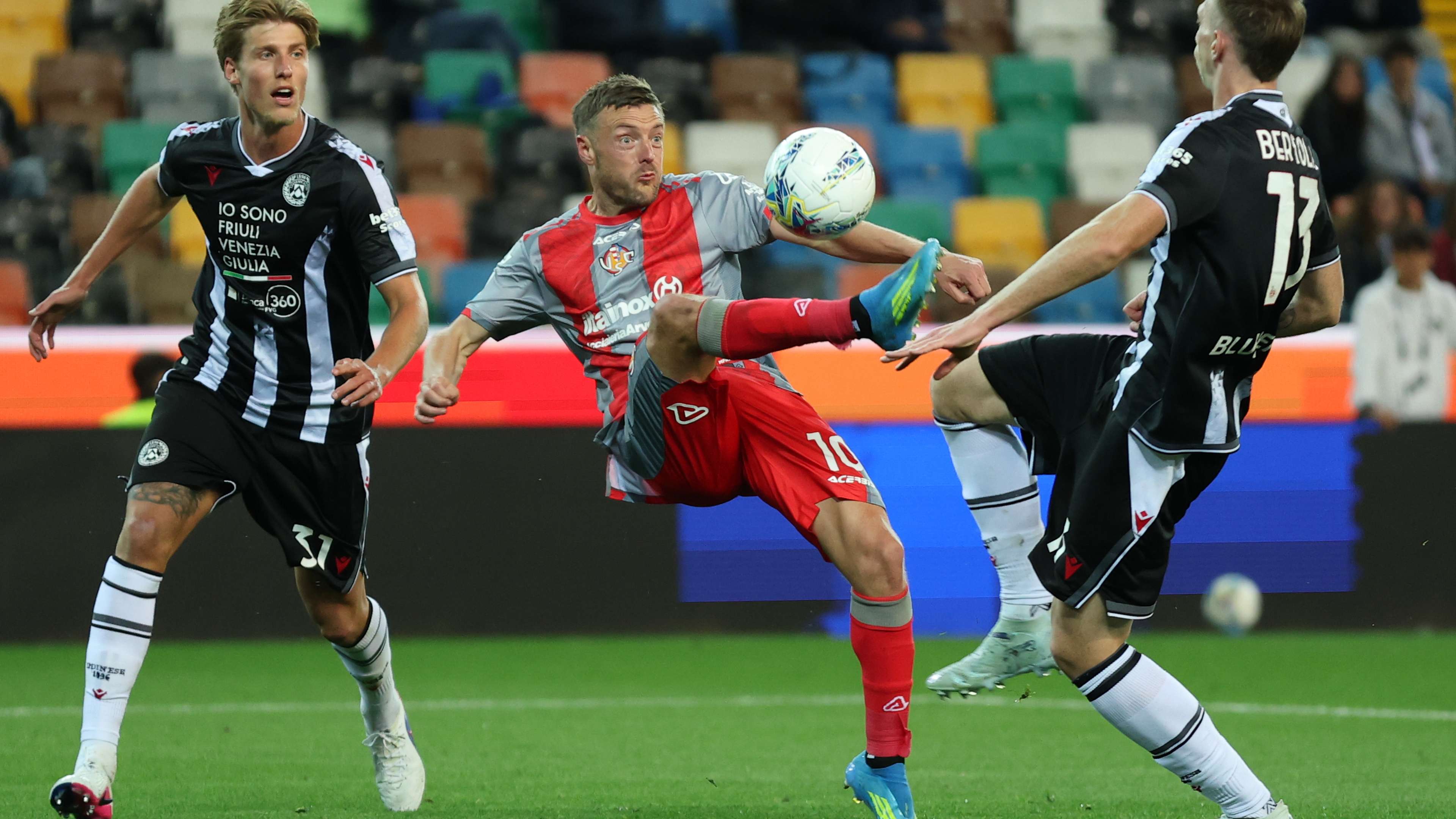 On the brink of forty: Vardy signs for a new English club  