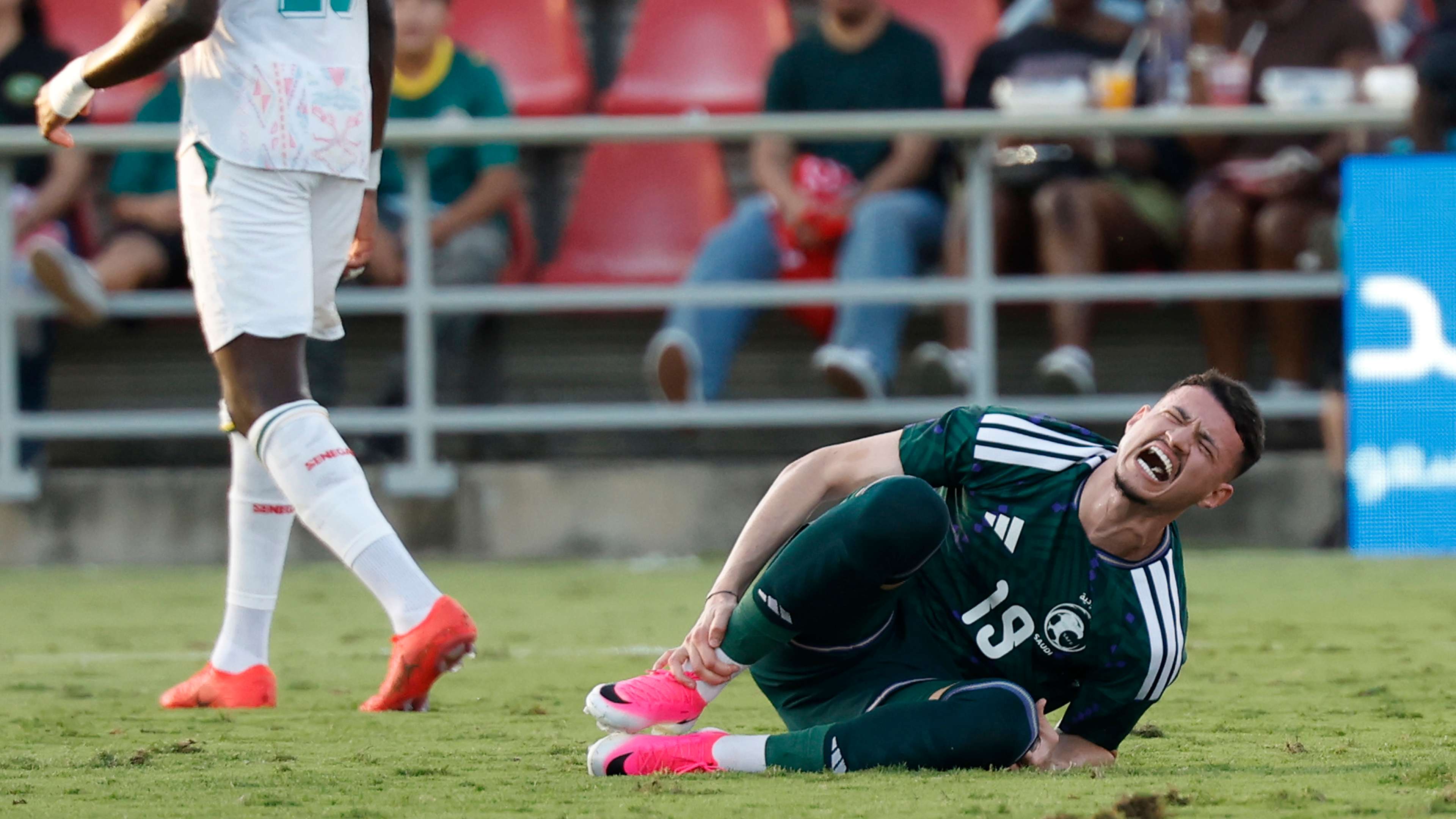 Gulf Cup 26 top scorer under a barrage of whistles: Saudi Arabia's fans shock Abdullah Al-Hamdan  