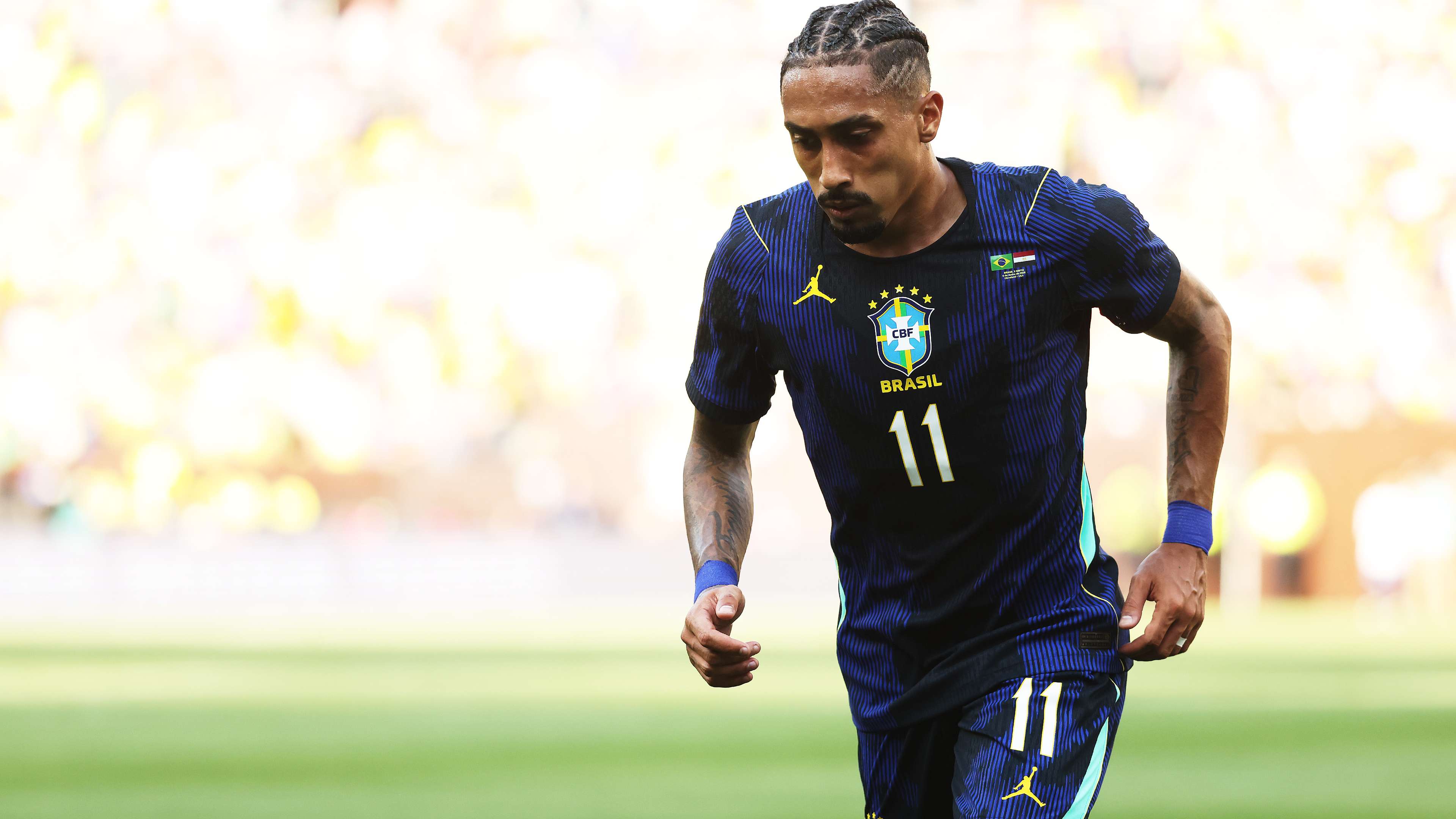 A nightmare for Barcelona: Raphinha limps off injured against Australia  