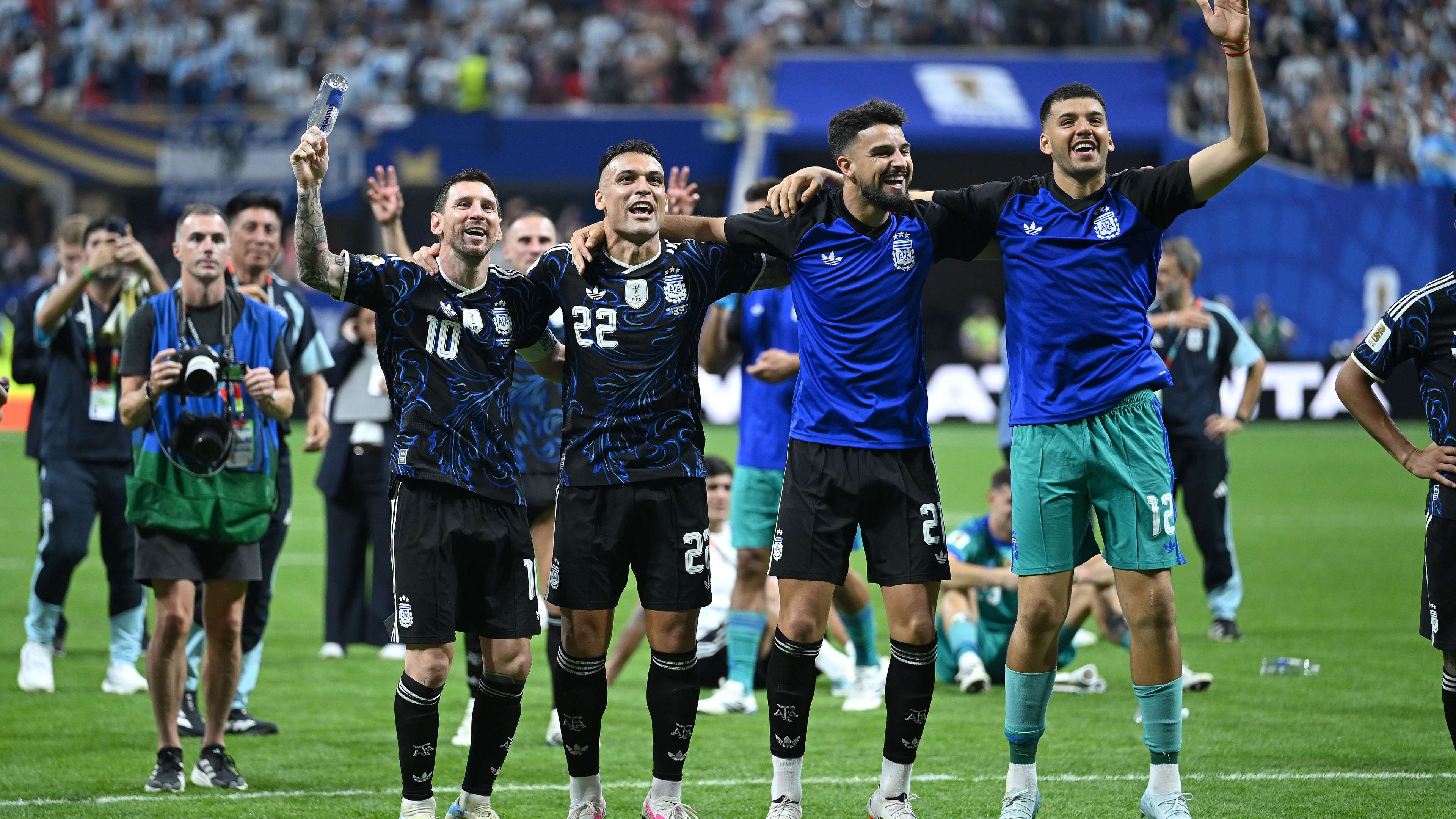 Lautaro bids farewell to Messi: thank you for making us part of your history  