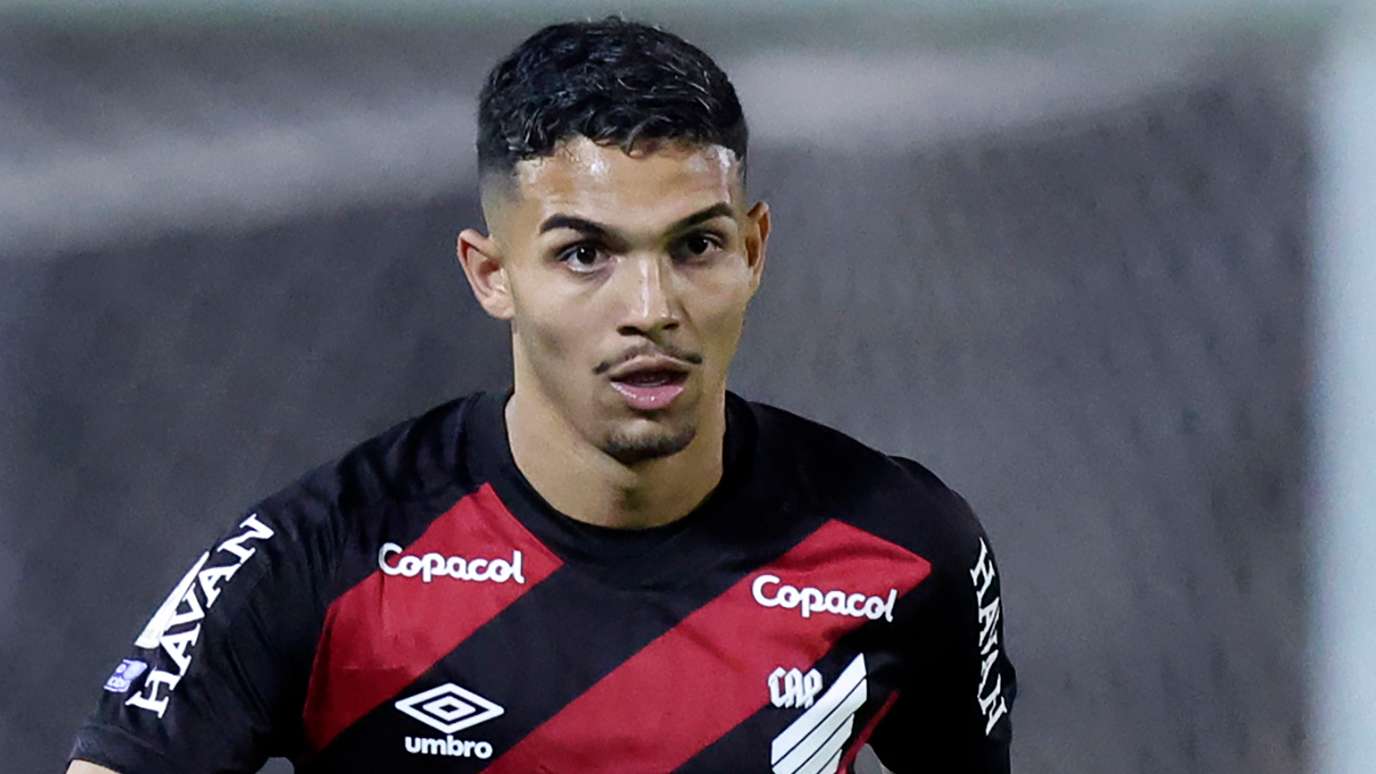 Barcelona compete with nine clubs for Brazilian gem  