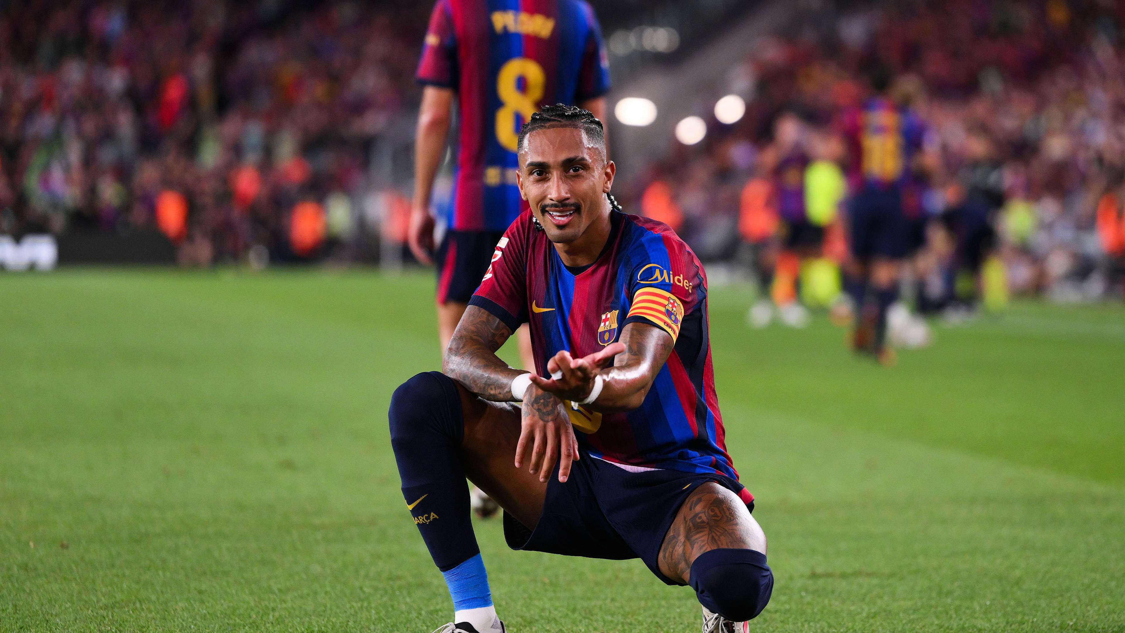 Legends' numbers: Raphinha chases a record achievement with Barcelona  