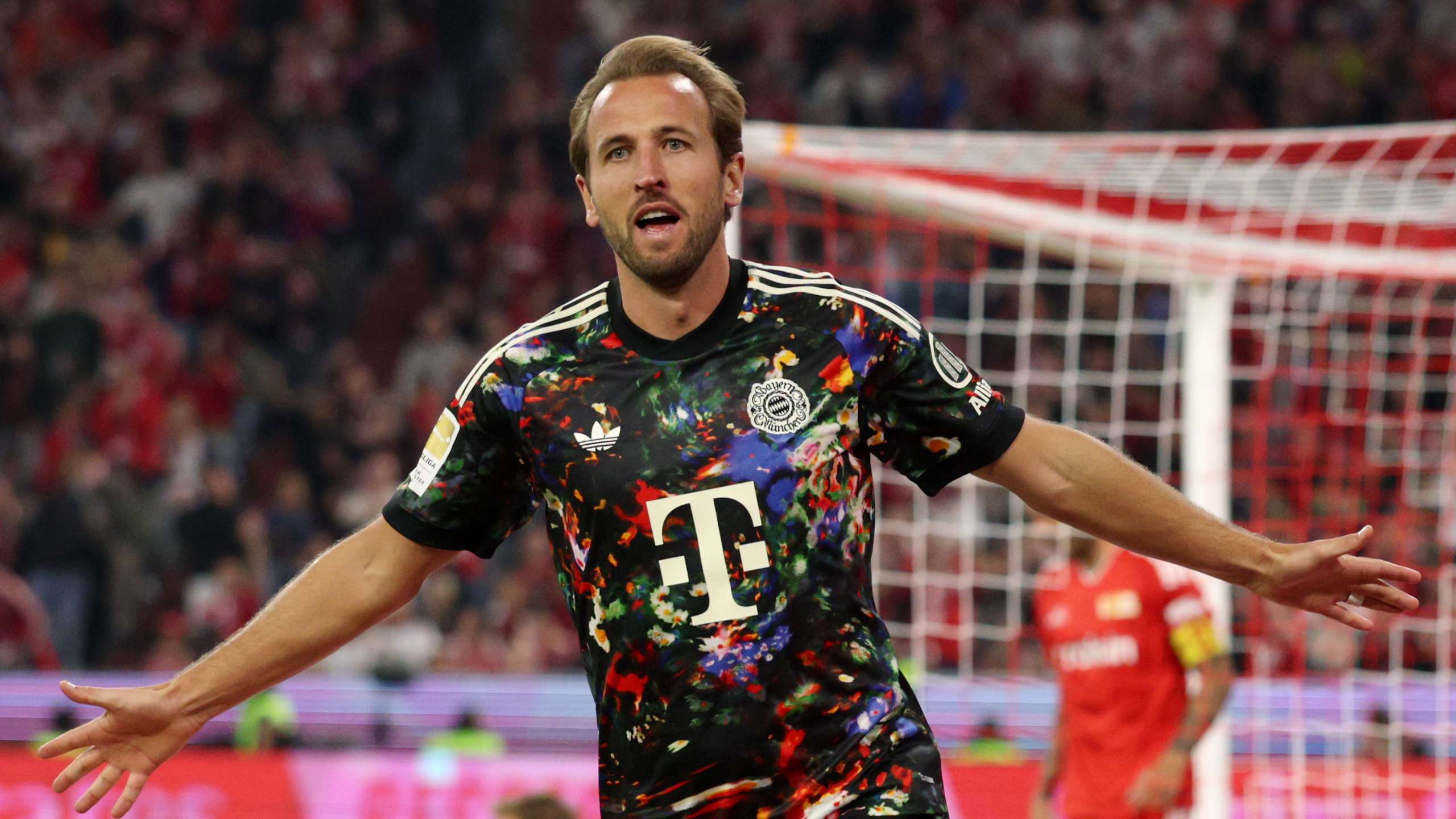 Kane breaks Bundesliga record with 100th goal for Bayern  