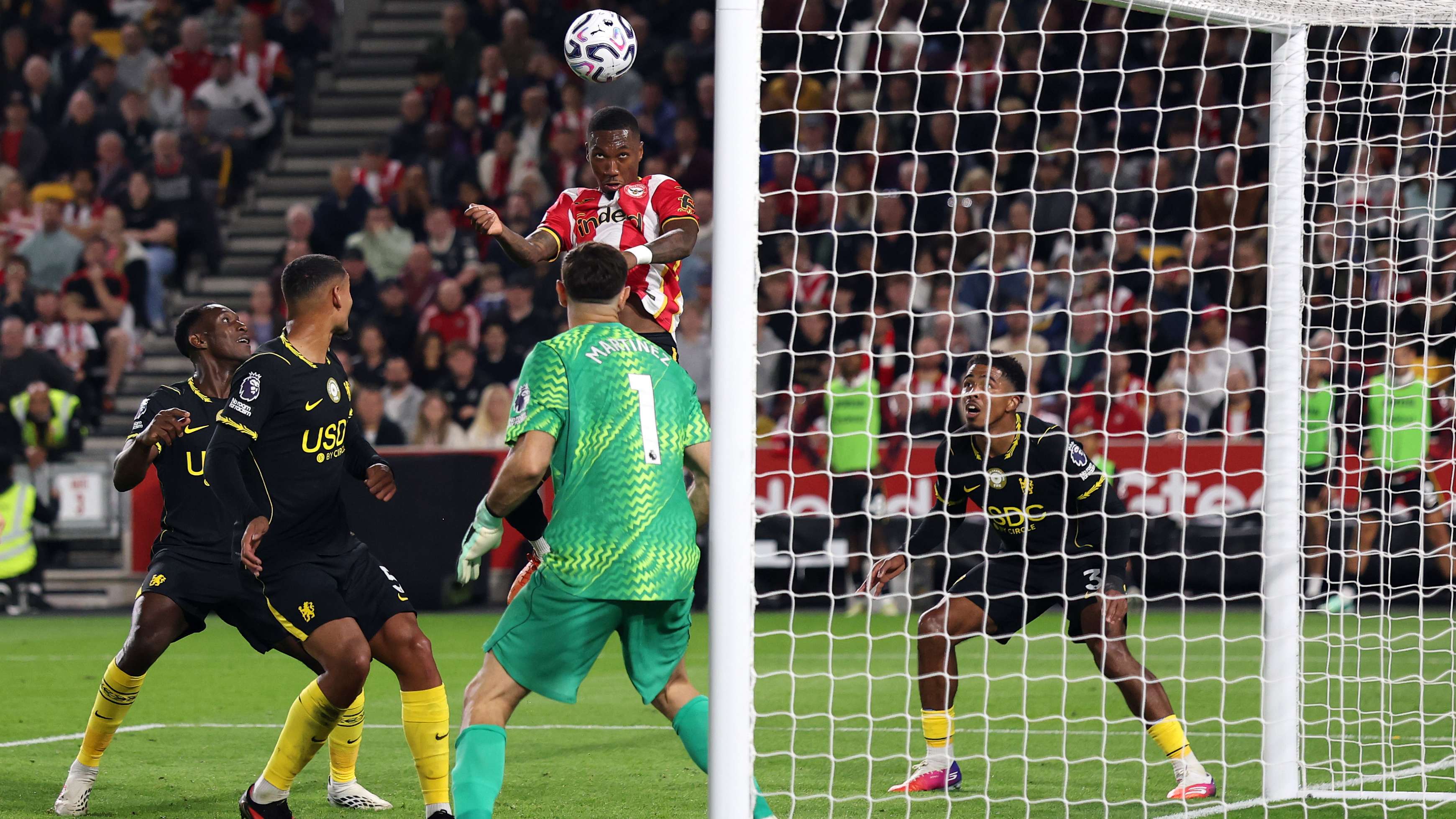 Set-piece woes continue for Chelsea in heavy Brentford loss  