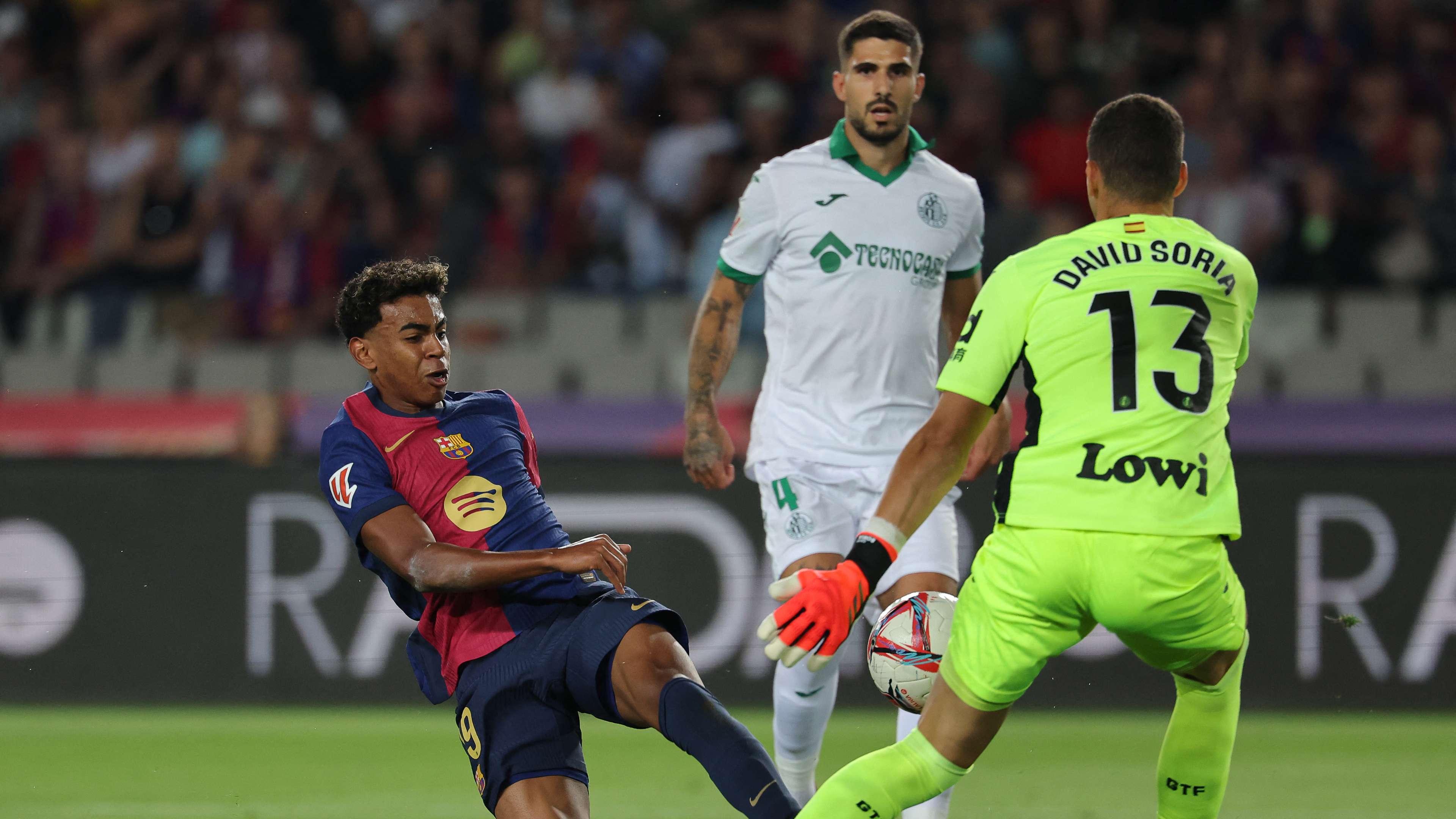 A wall that does not fall easily: Barcelona face an exceptional challenge at Camp Nou  