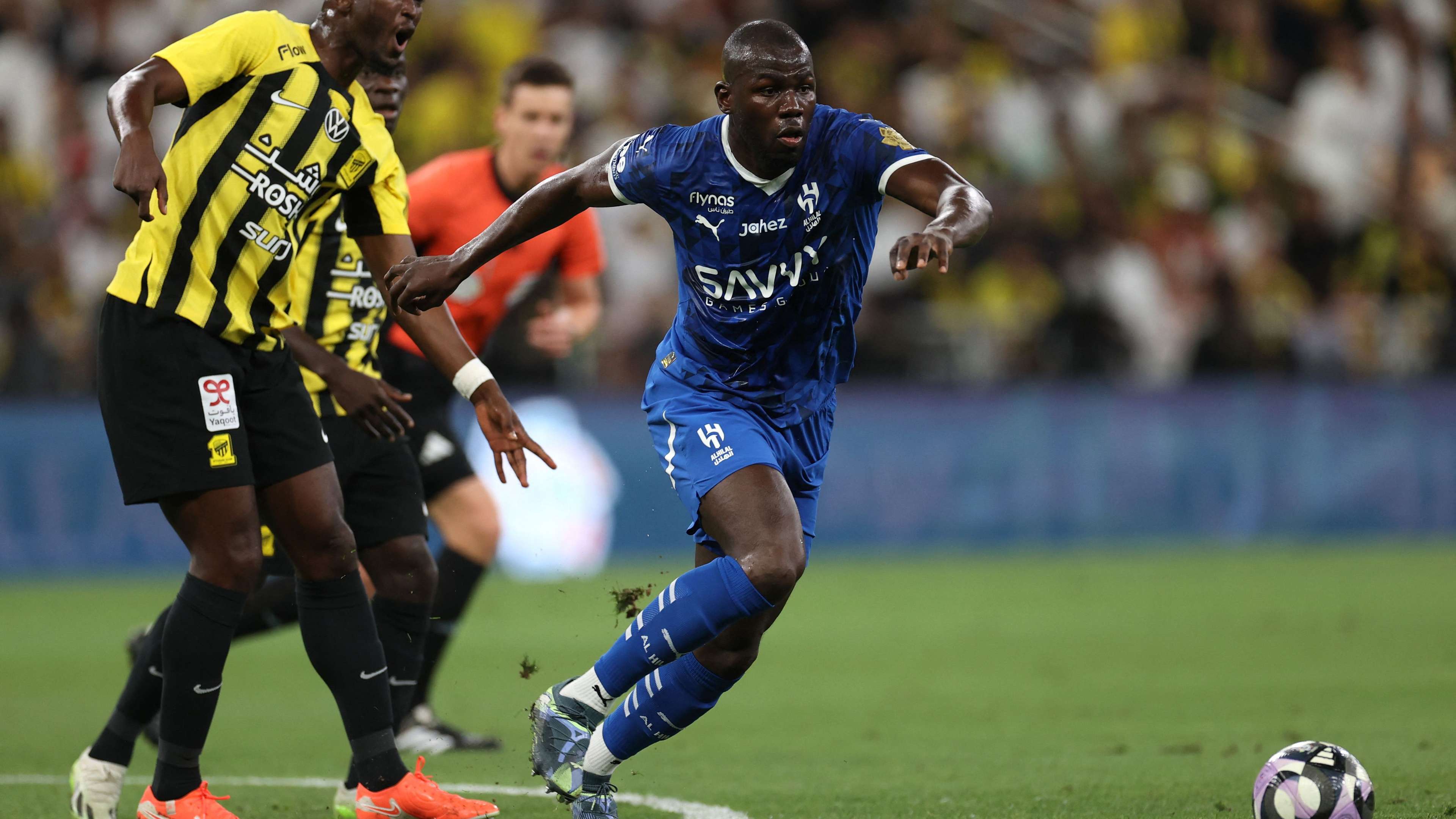 A rare moment: Al-Hilal honour two Al-Ittihad stars in the Clasico  