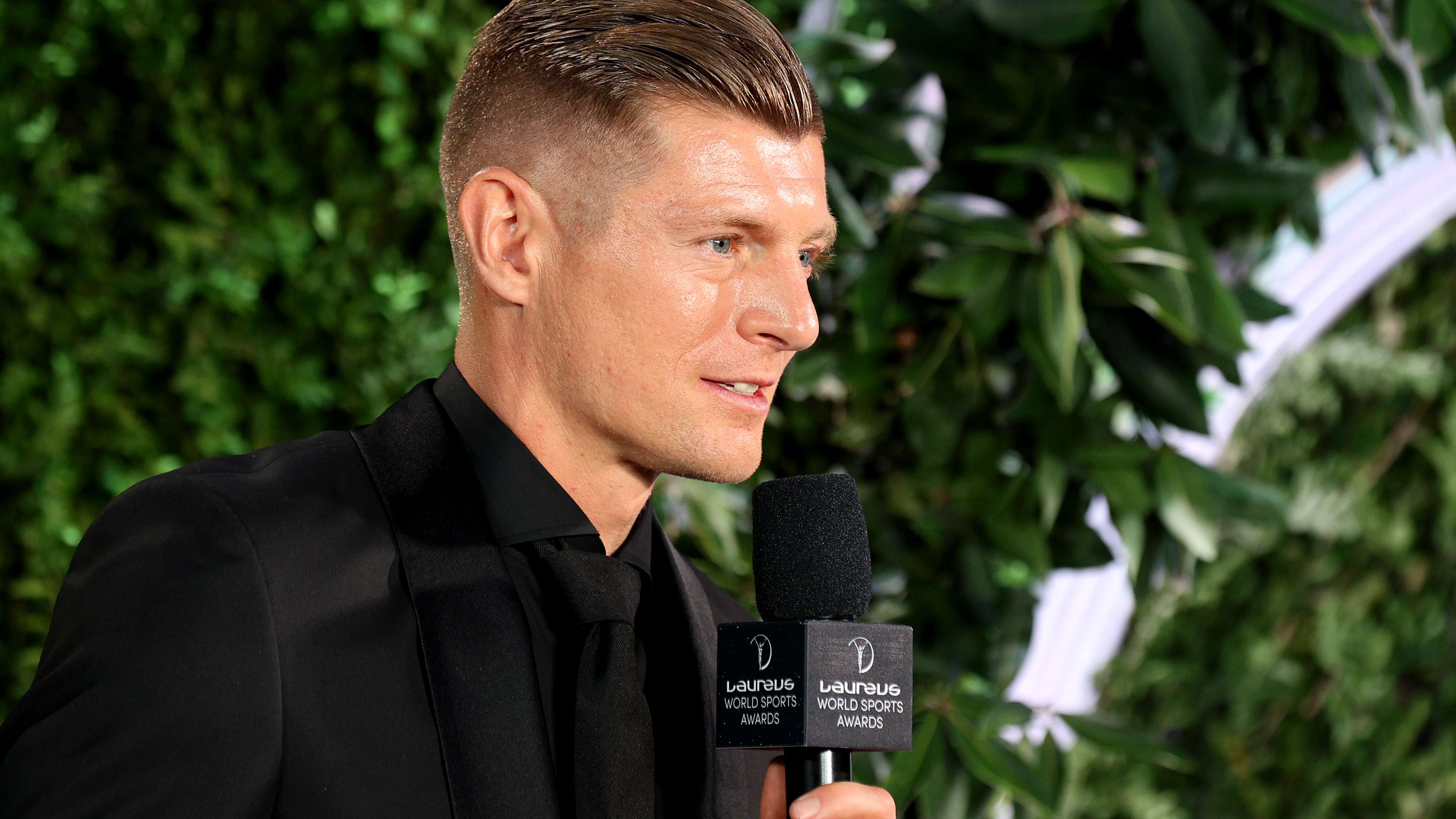 Toni Kroos picks the best midfielder in the world  