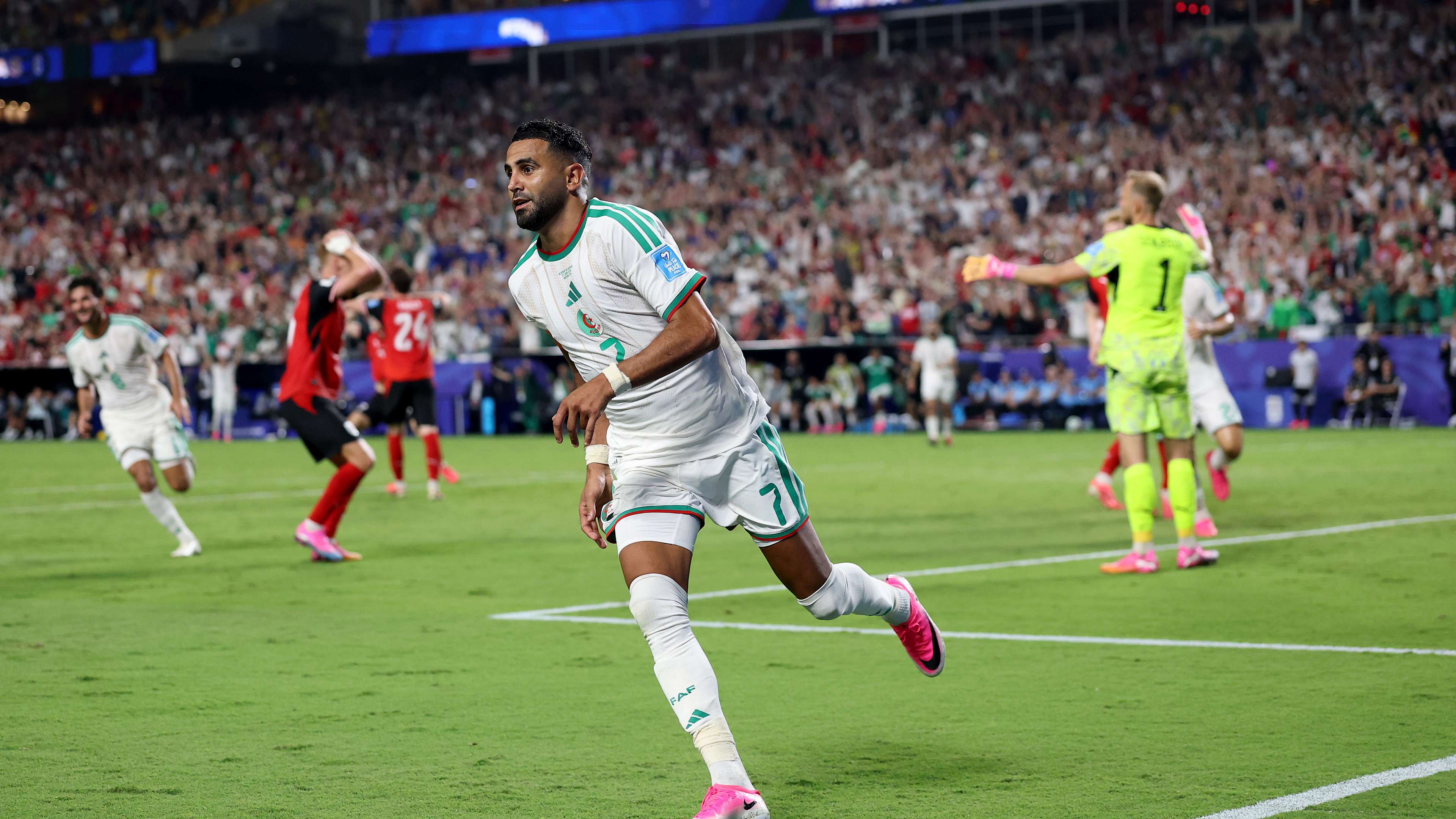 Riyad Mahrez settles his new destination: he will face Al-Ahly on this date  