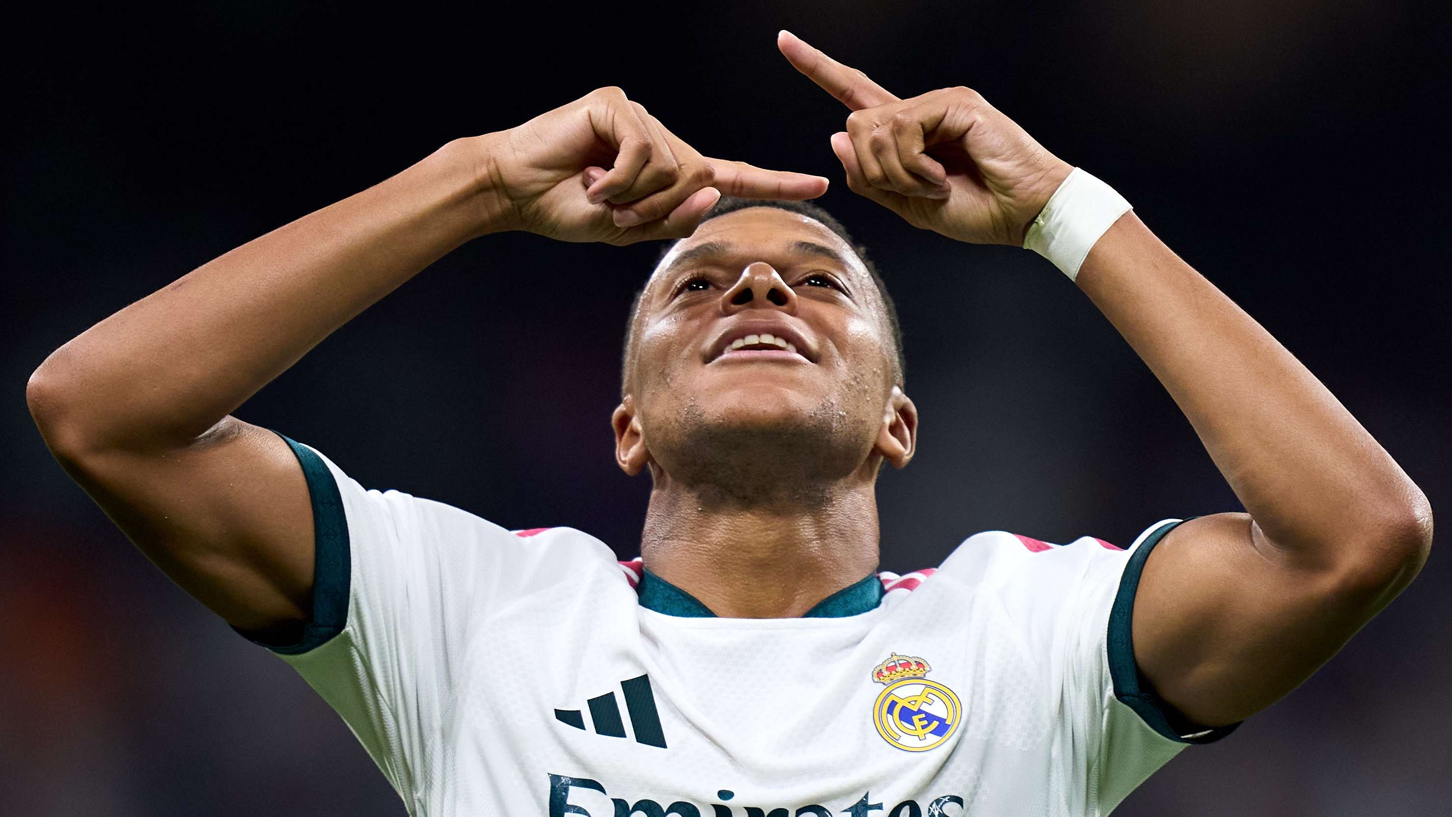 Arrogant Mbappé provokes Real Madrid fans  
