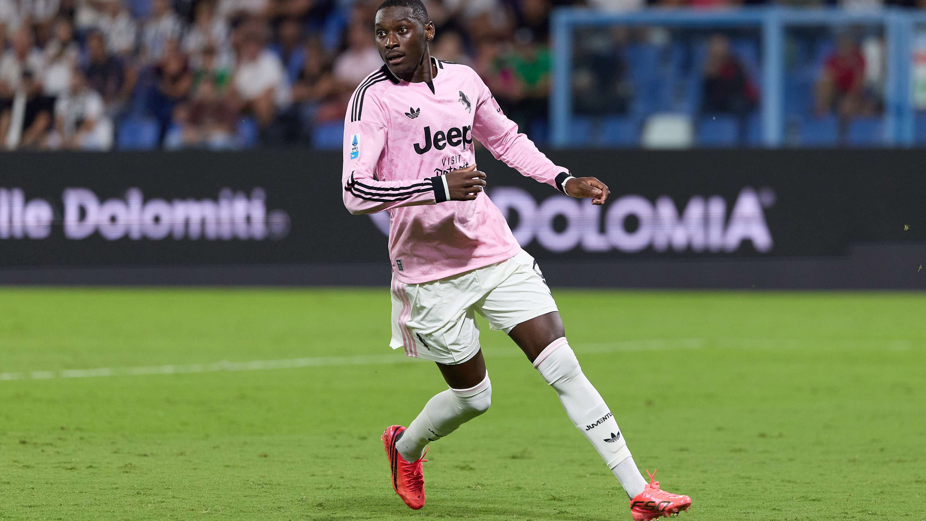 Cagliari-Juventus player ratings: Maldini is unstoppable. Kolo Muani breaks his duck, then misses again  