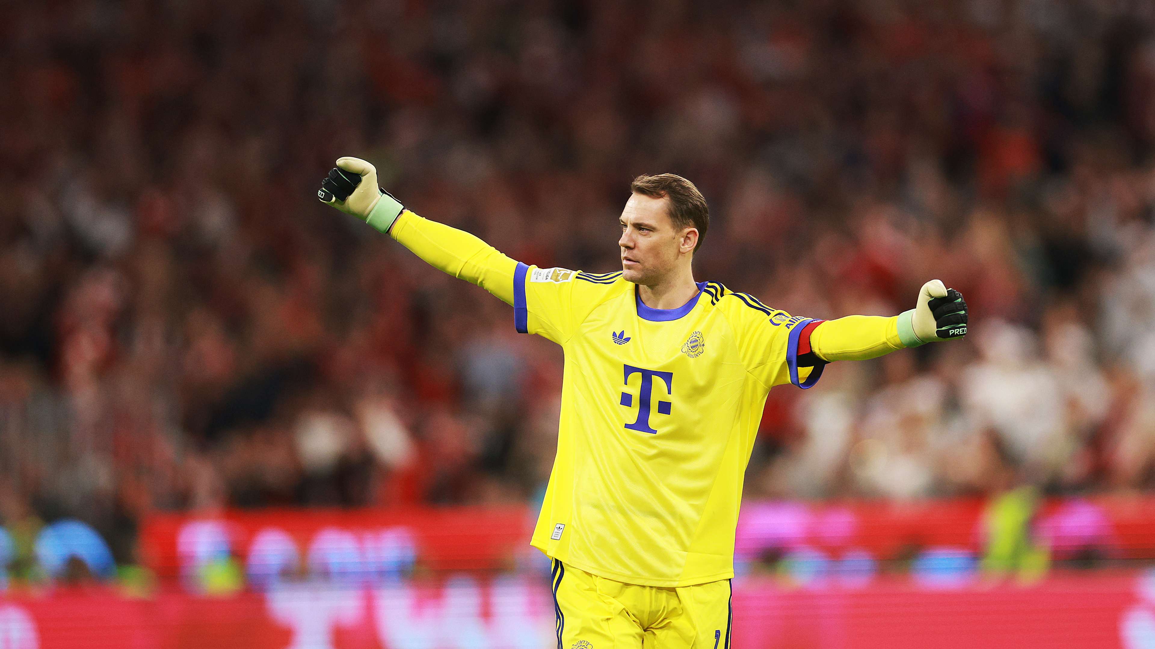 Neuer equals Messi and Müller: new historic record for the Bayern Munich goalkeeper  