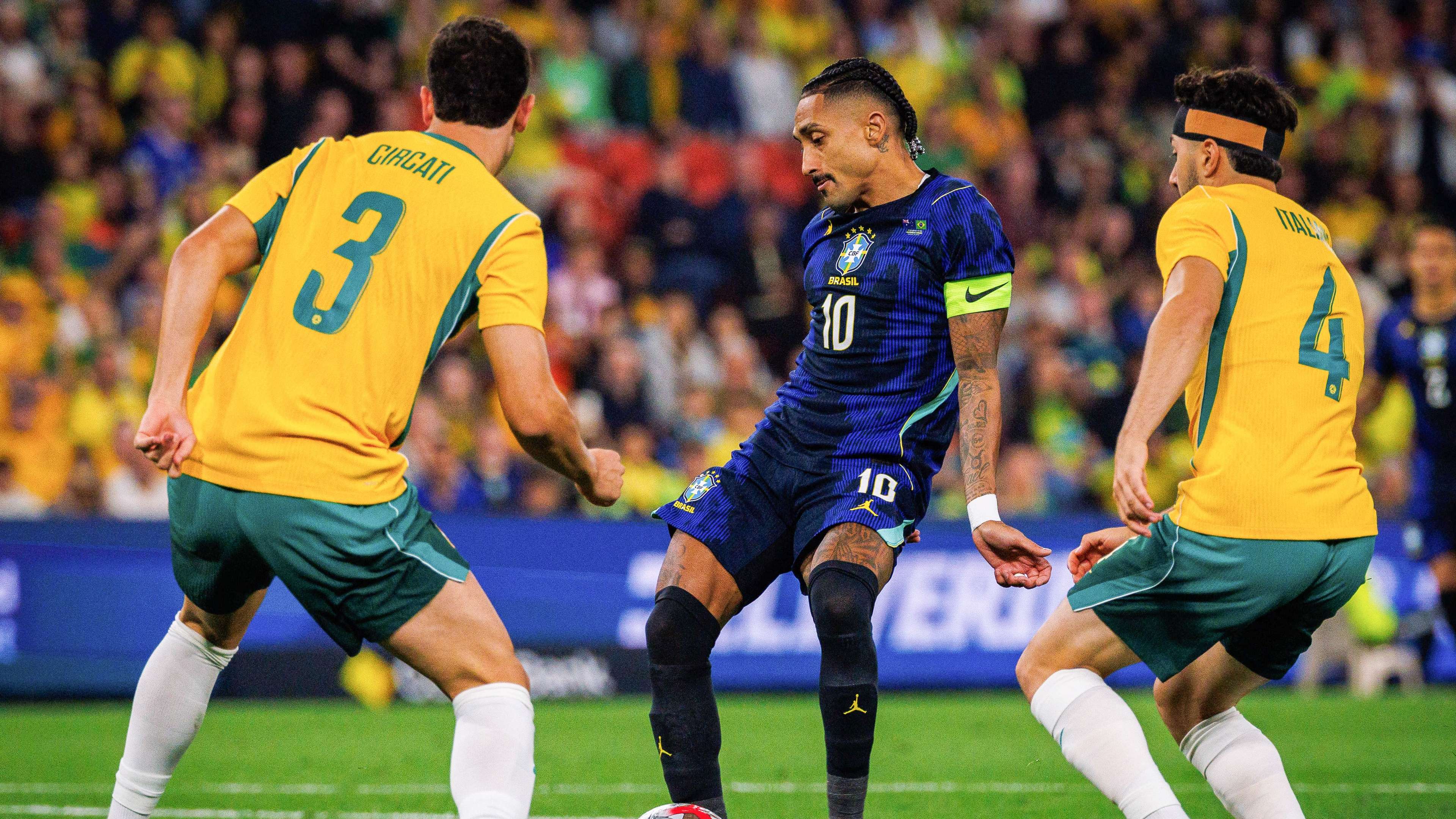 After the Australia scare: will Raphinha make it back for hell week and the Clásico?  