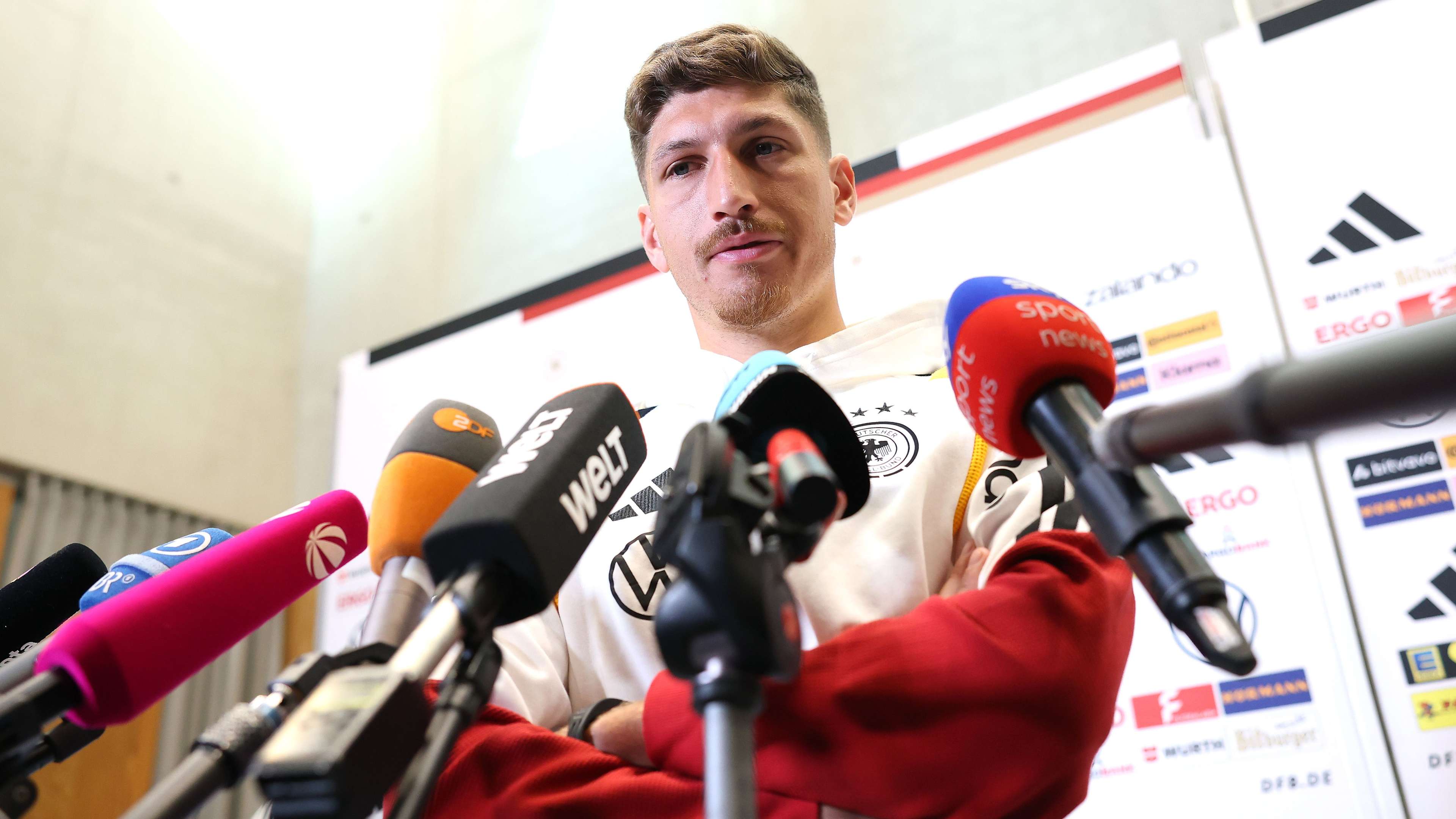 From the shisha scandal to Klopp’s trump card? Janelt’s rise to England’s most inconspicuous ball-winner  