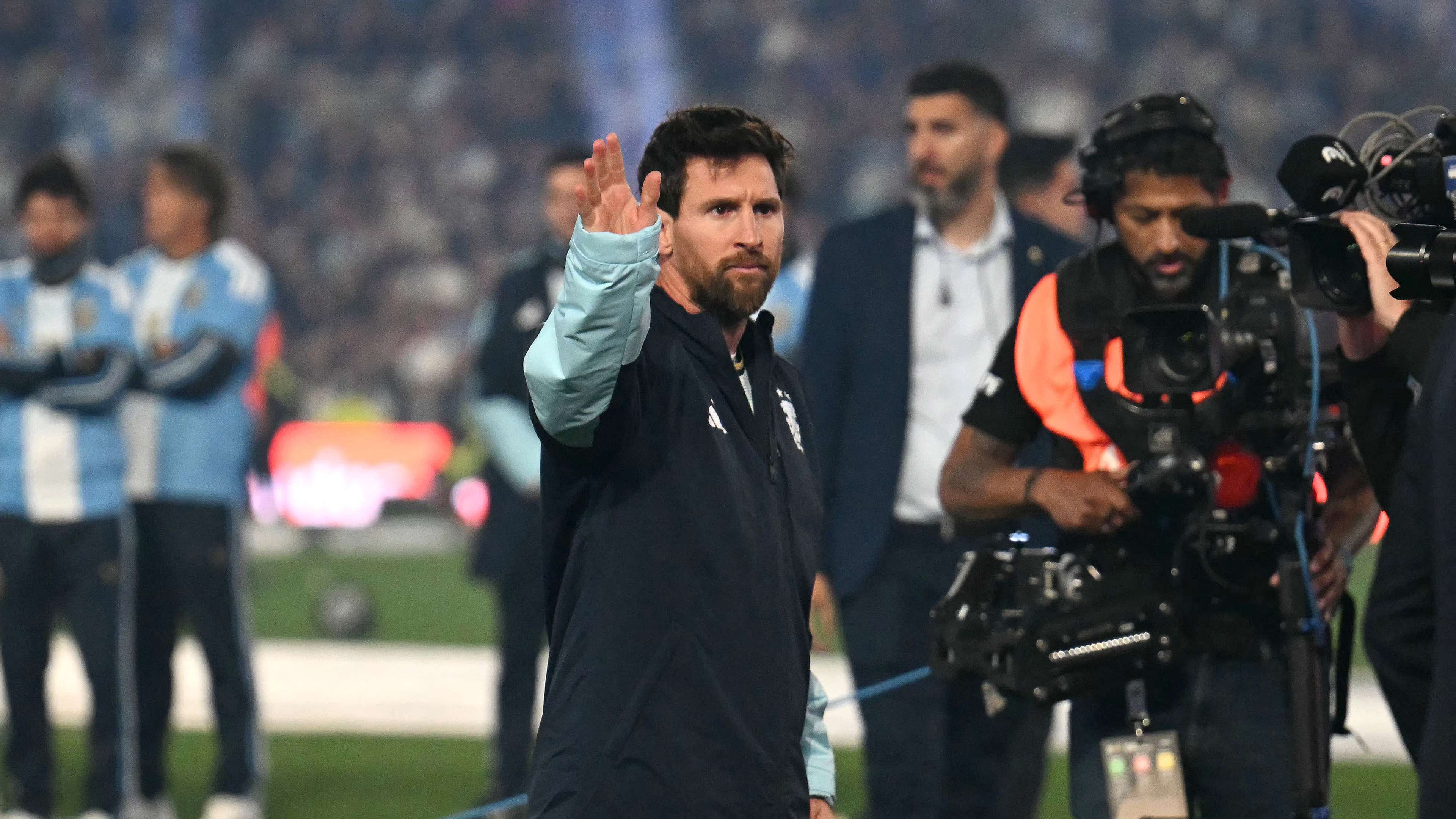 "I will not leave the national team": Messi breaks his silence before the world on the night of his retirement  