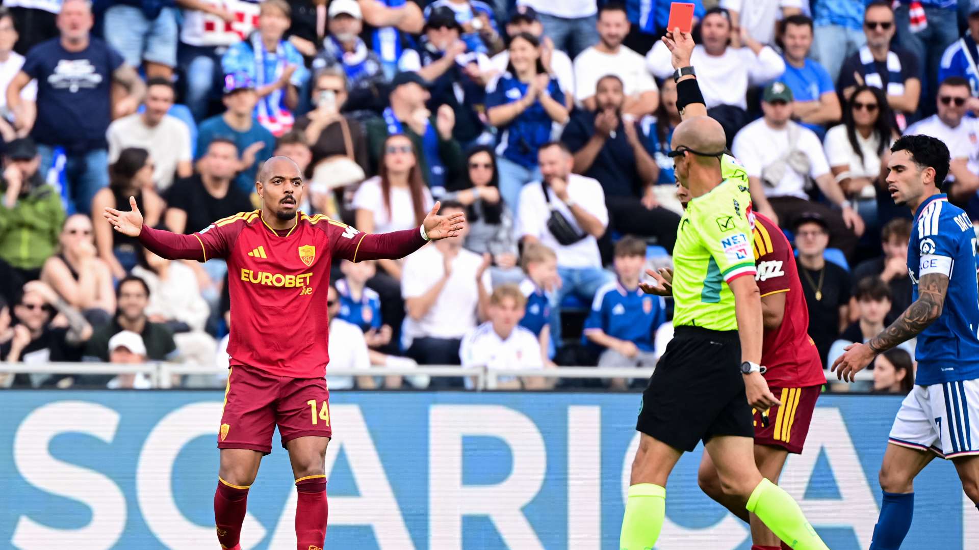 Malen sent off, Marelli: “Correct decision. He barely touches the ball, but he went in really badly”  