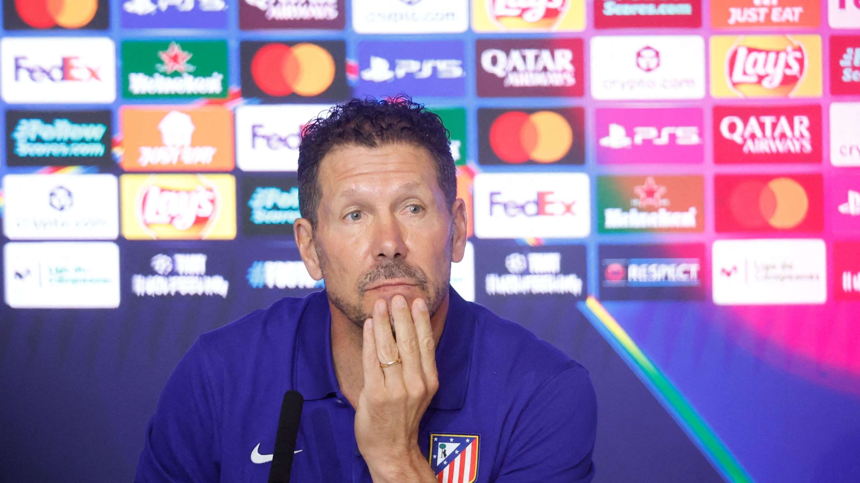 In a single word: Simeone dodges commenting on Vinicius's punishment  