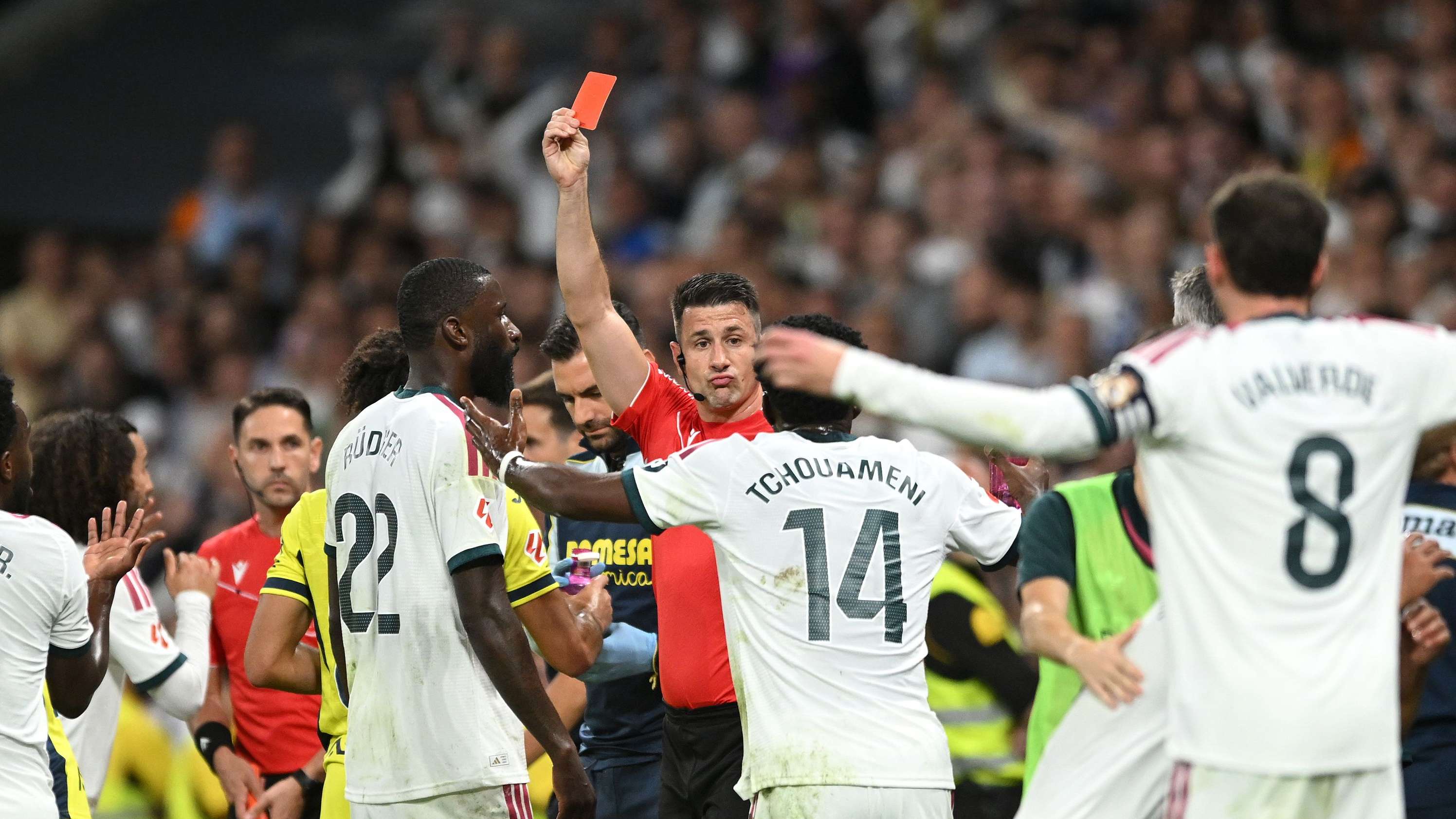 Fallout from the sending-off: will Vinicius miss the Clasico?  
