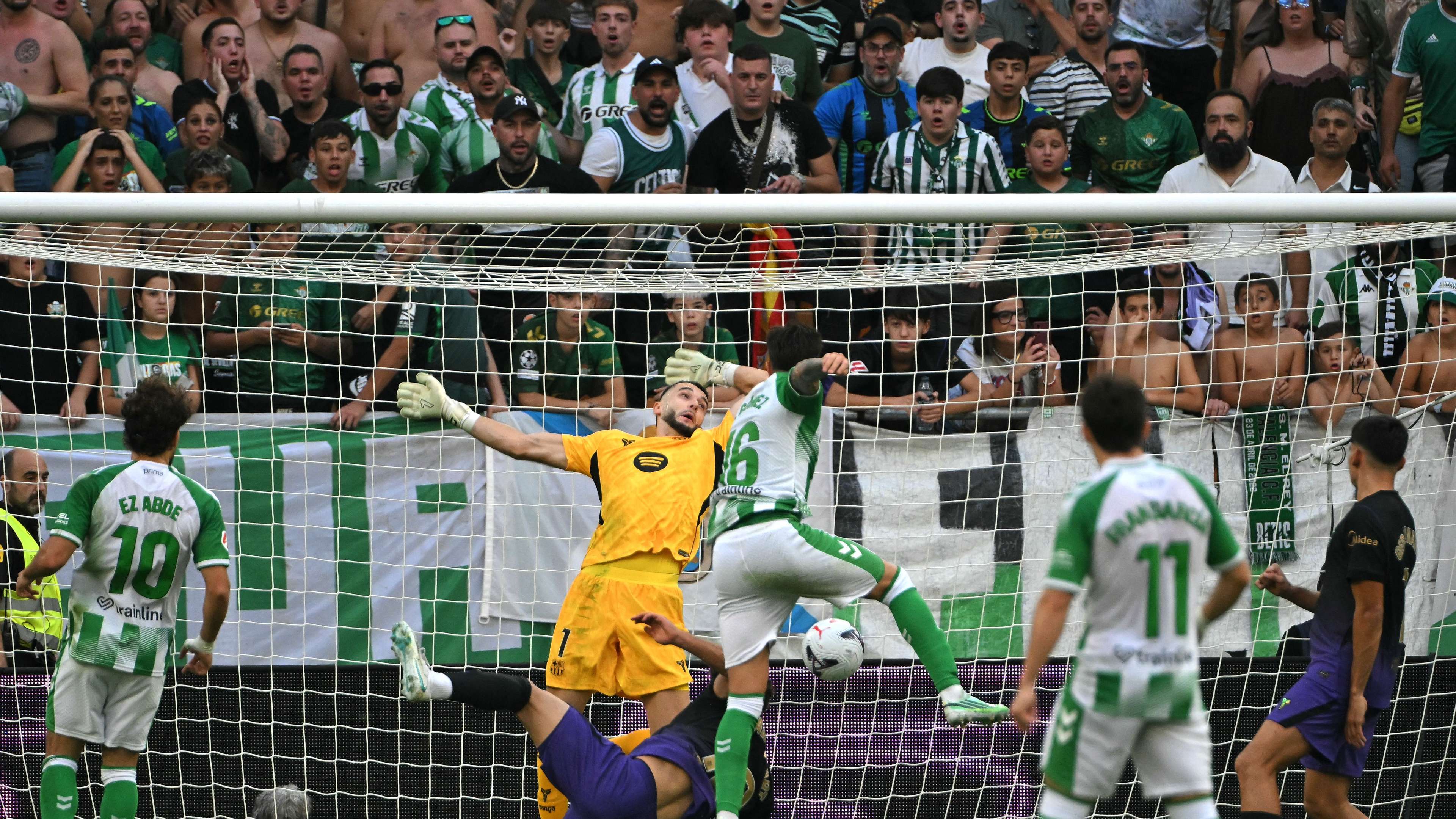New incident ignites Barcelona's clash with Betis: was the goal legal?  