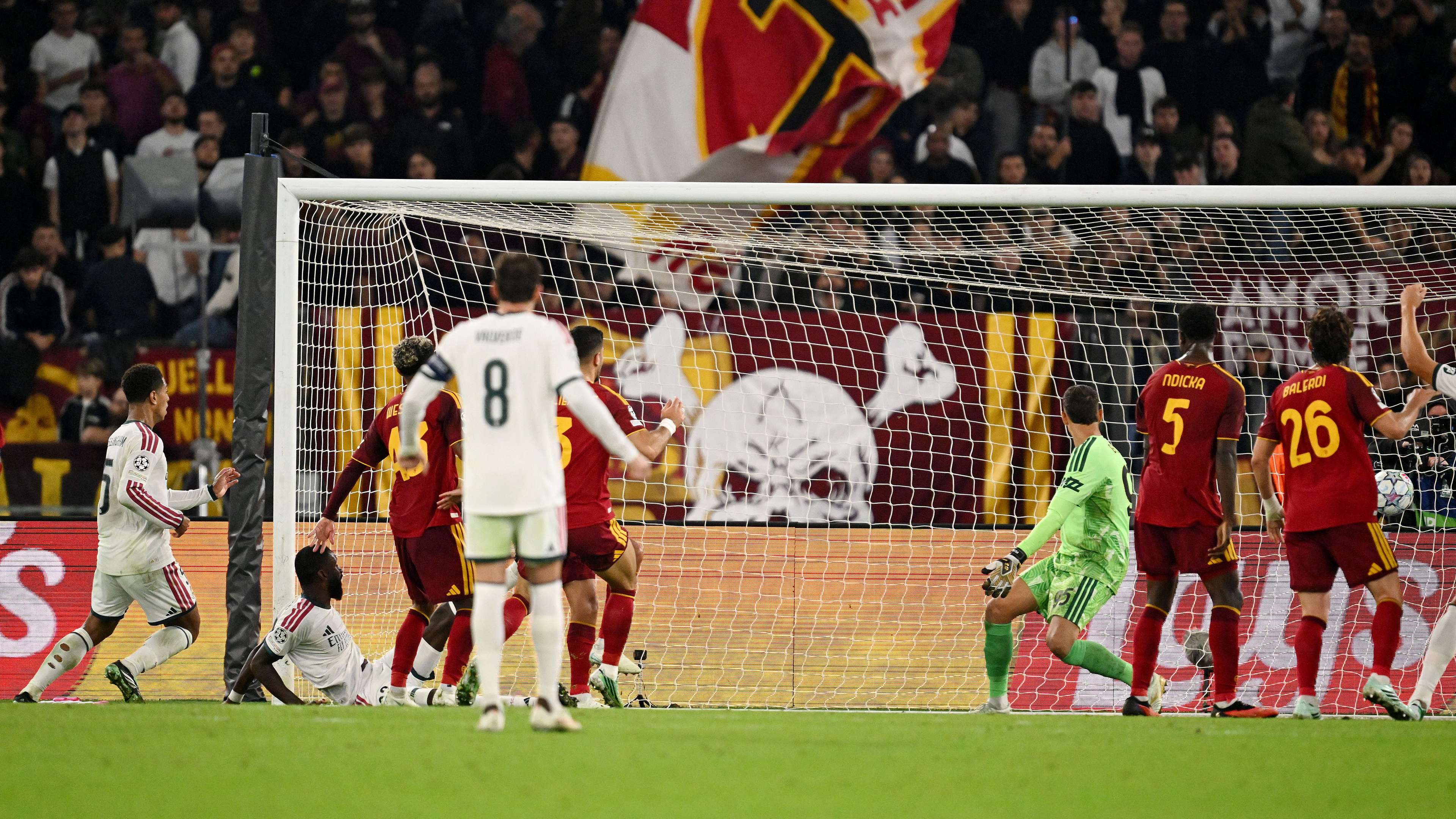 In video: "That was no ordinary match, Mourinho": a crazy comeback saves Real Madrid from Roma's jaws  