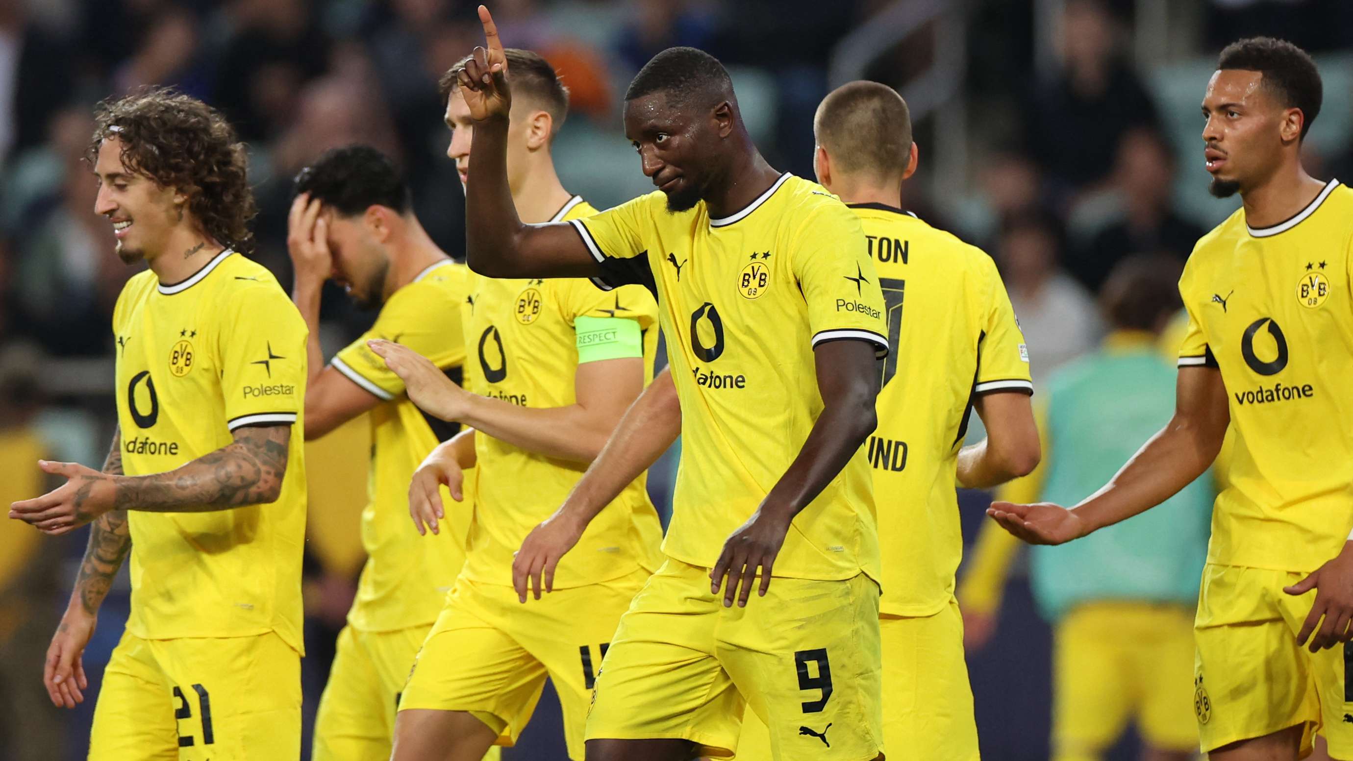 "Don't shower here": fears of deadly bacteria terrify Dortmund in the Baku stadium  