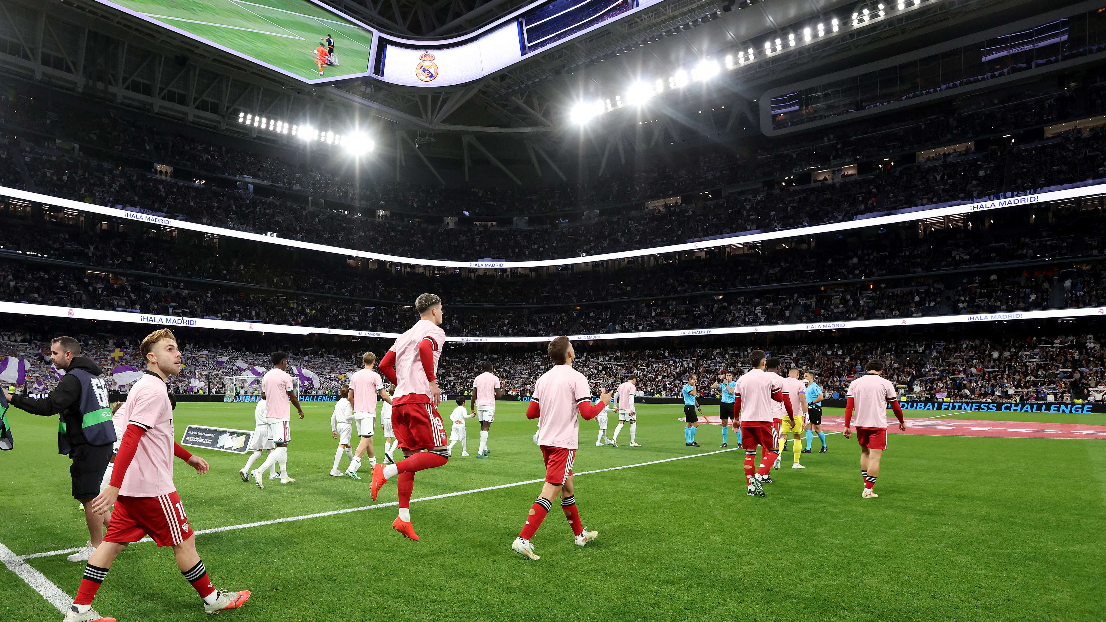The secret behind the pink shirt before the start of the Real Madrid v Sevilla match  