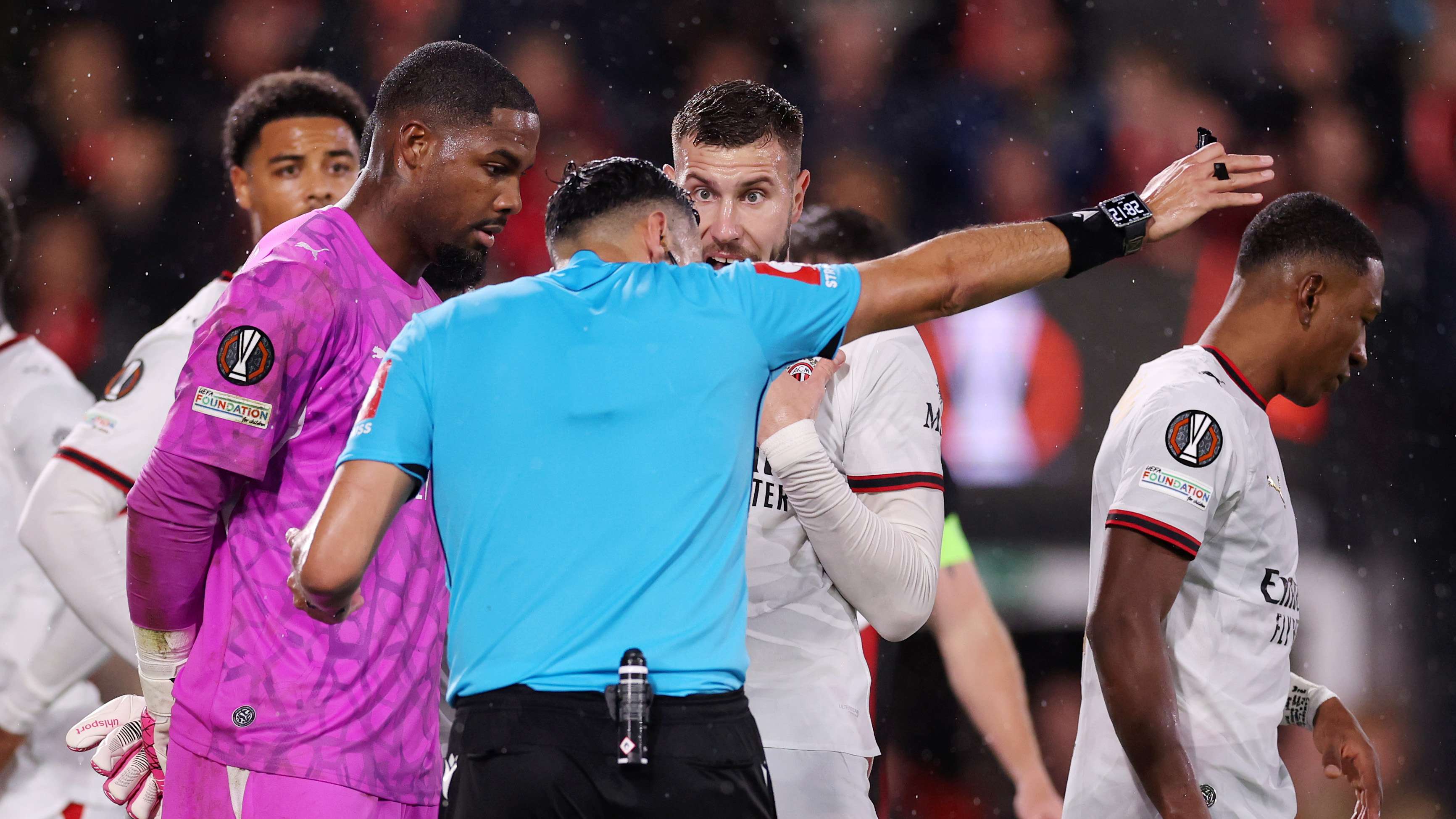Maignan red card costs Milan in Vitality Stadium collapse  
