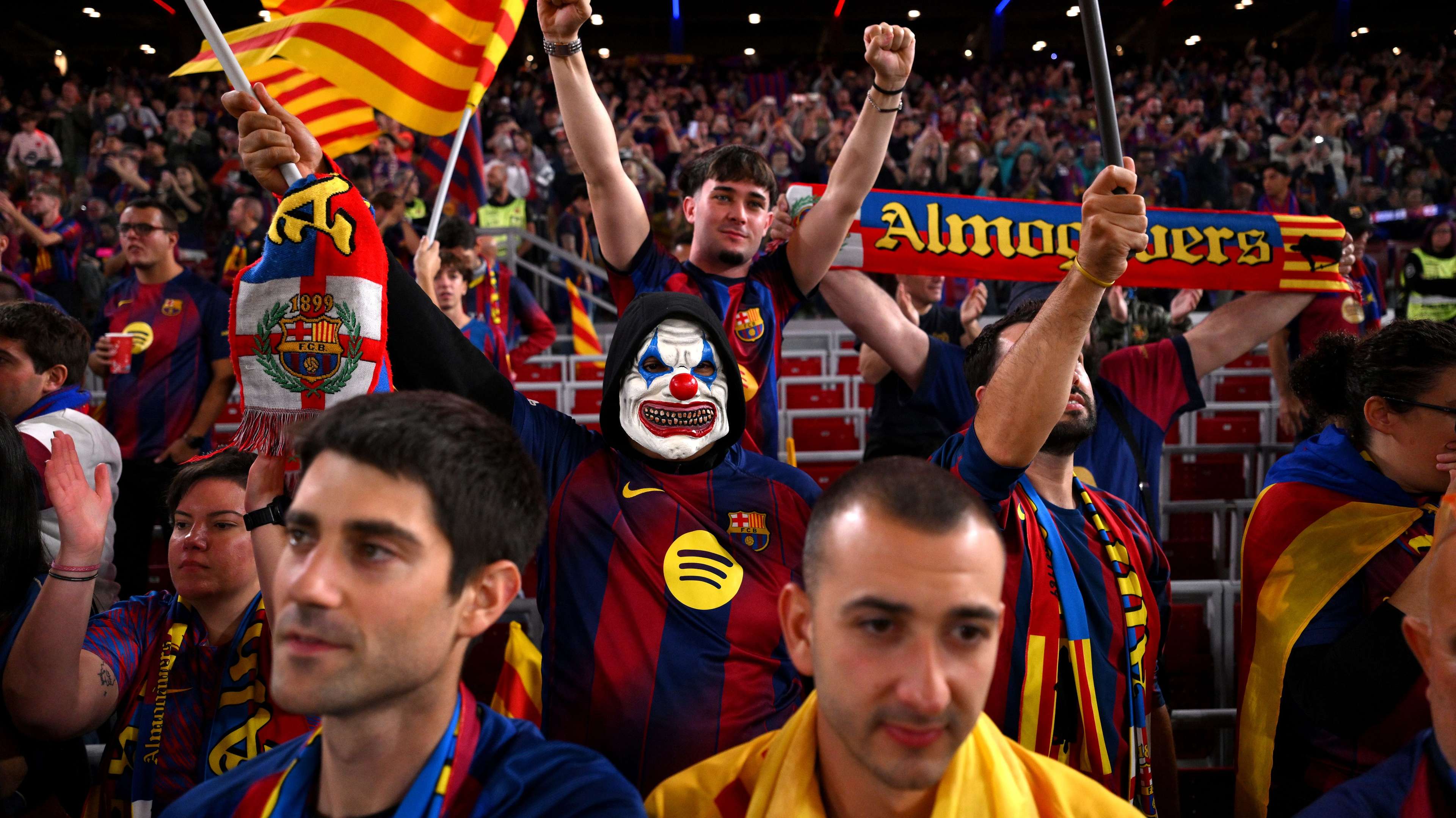Blue and red heartbeats: a giant mural to inspire Barcelona's players in the Clasico  