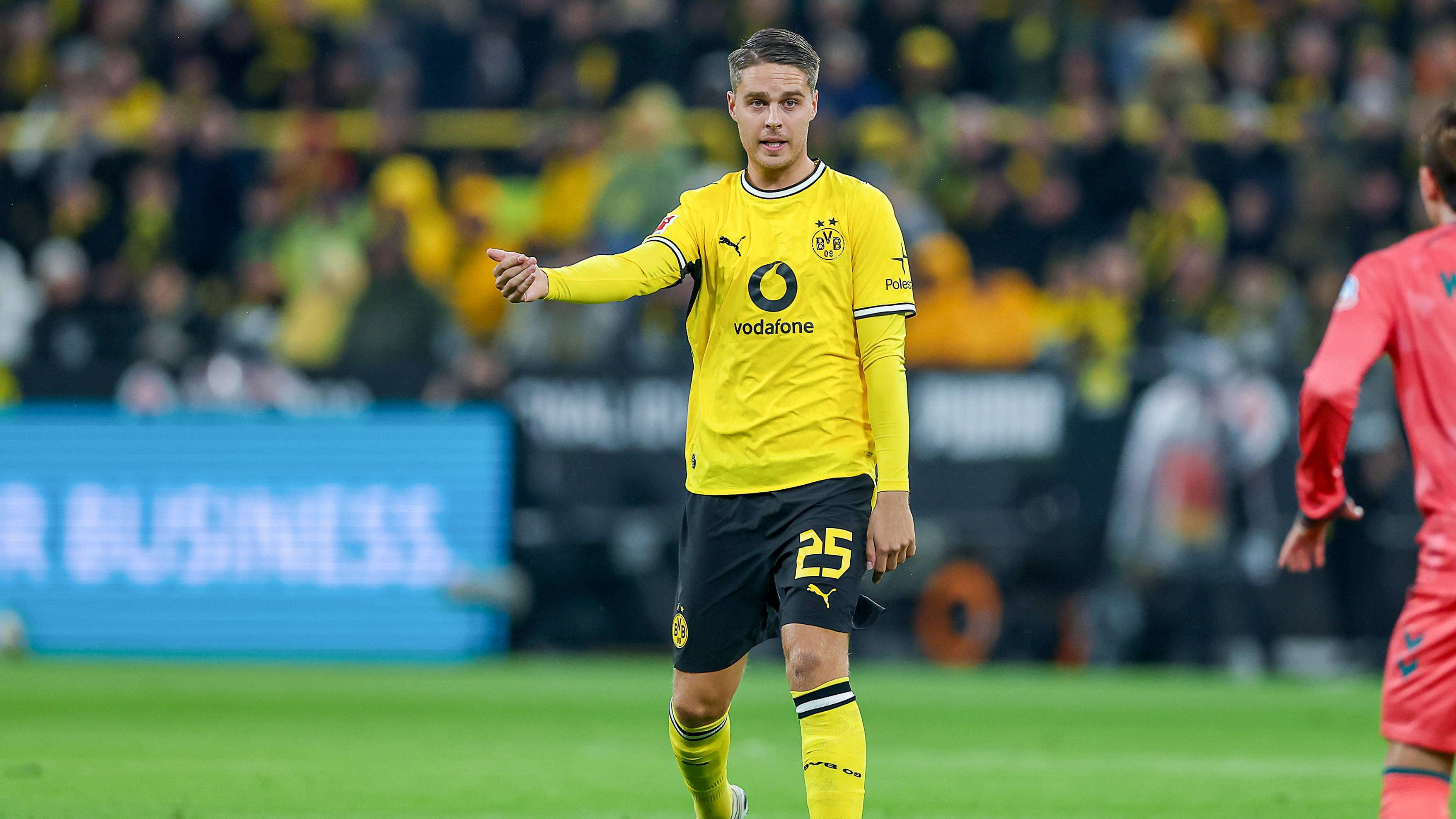 Joey Veerman sparks incredible dropped points for Dortmund shortly after first assist  